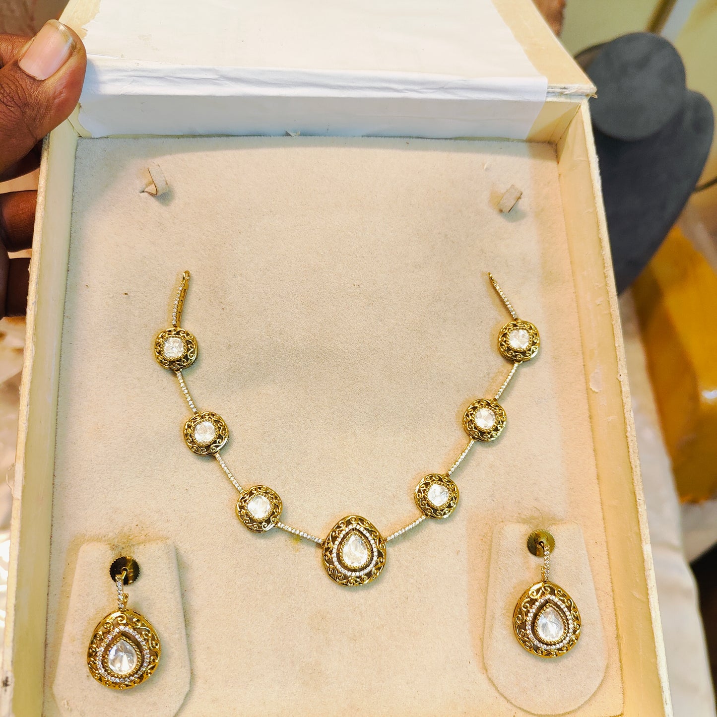 Royal Teardrop Polki kundan neckset