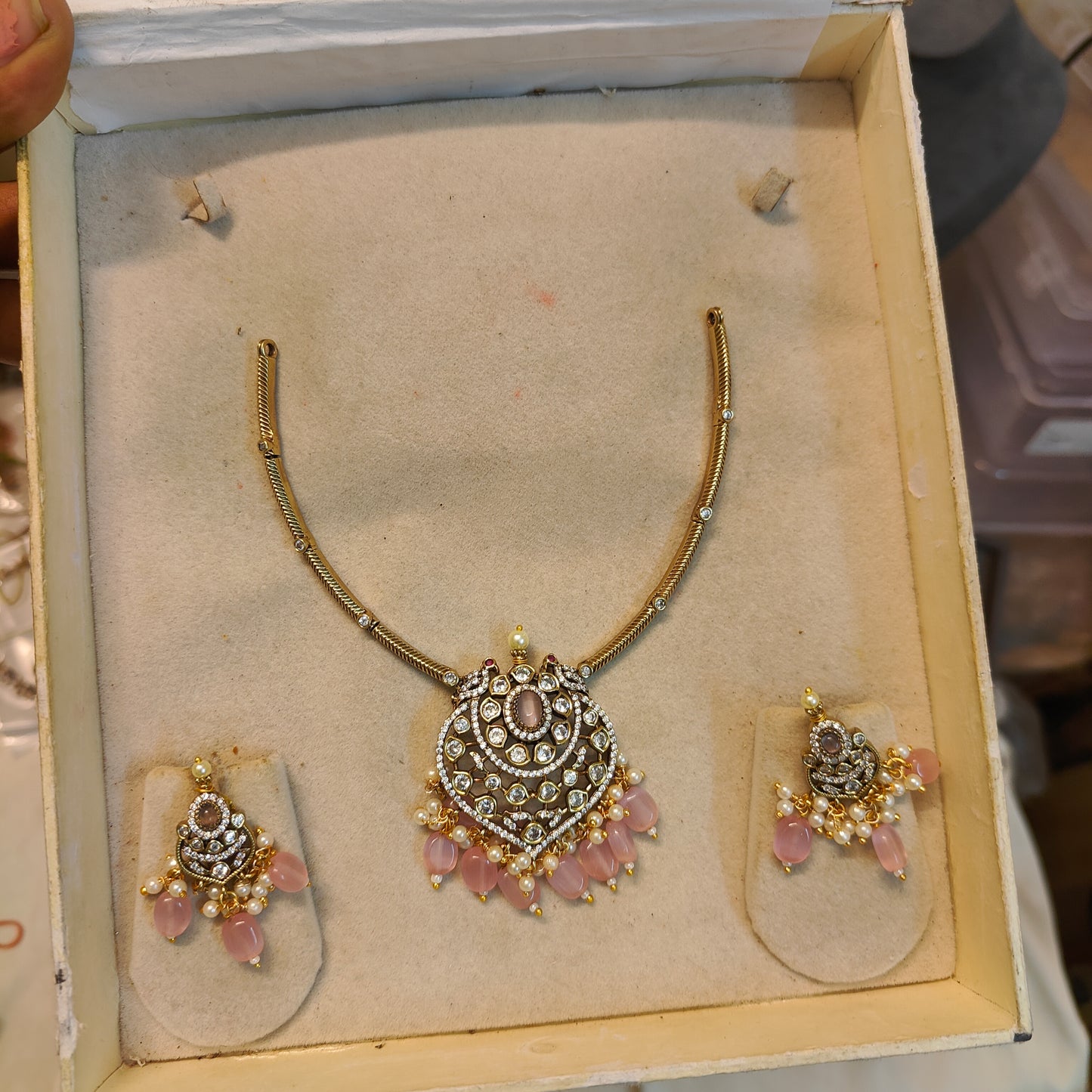 Victoria pink beads Hasli necklace set