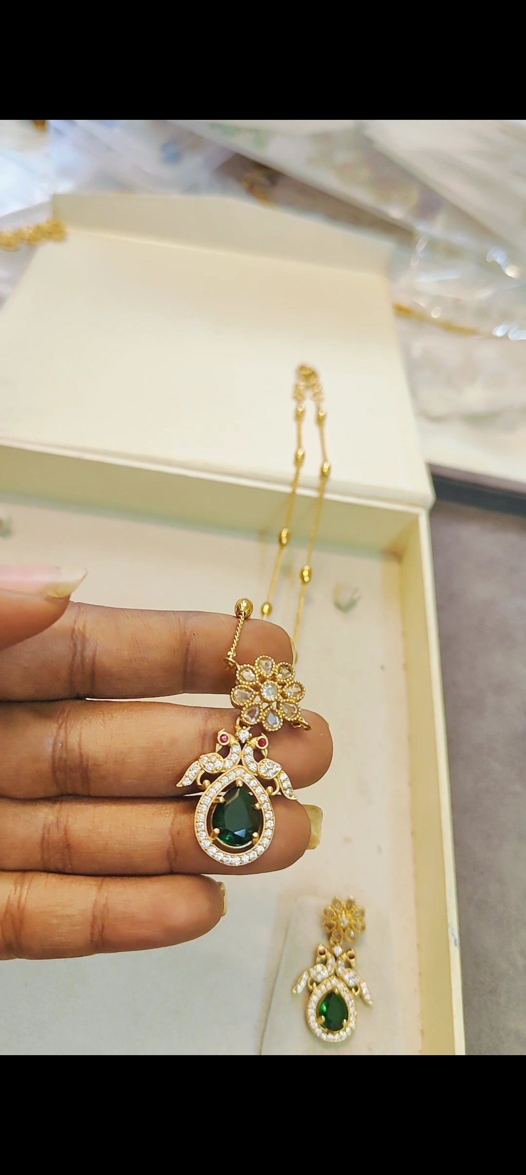 Single layer cz stone peacock chain