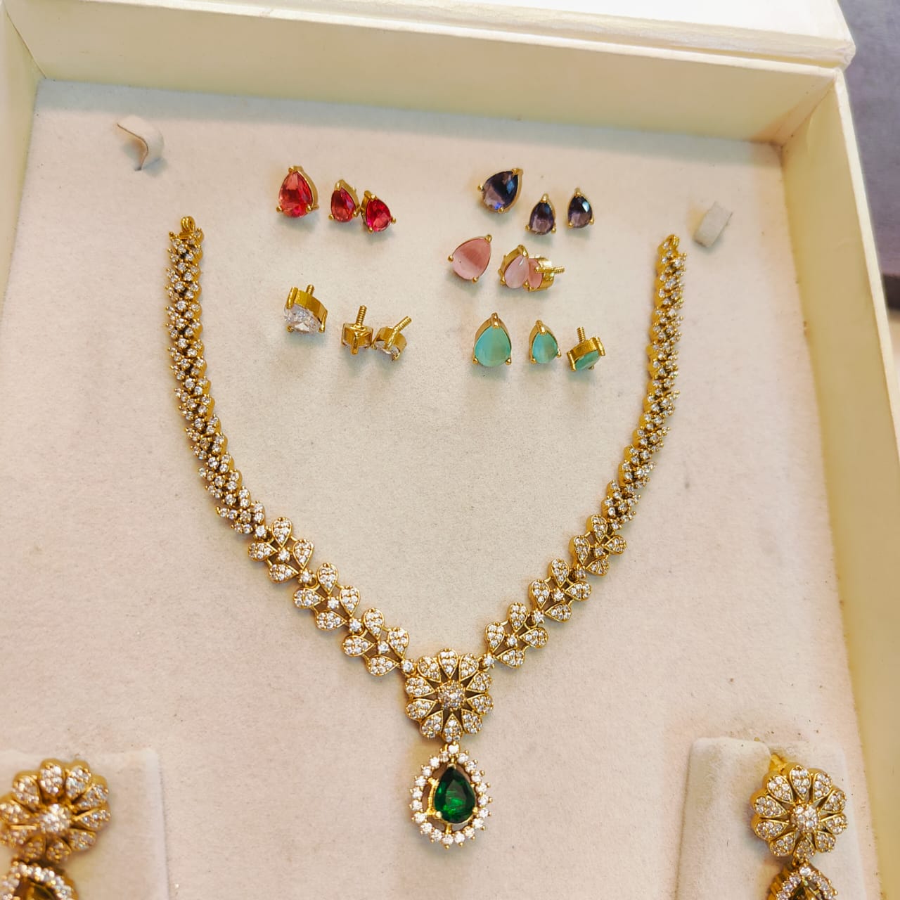 Sparkling AD stones changeable necklace set - Main Image