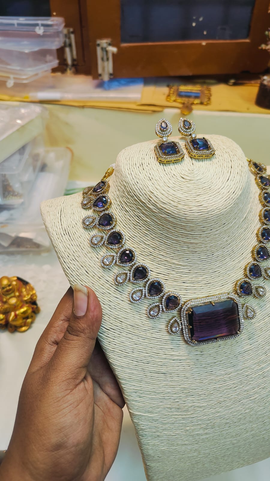 Diamond replica Victoria jadau finish neckset