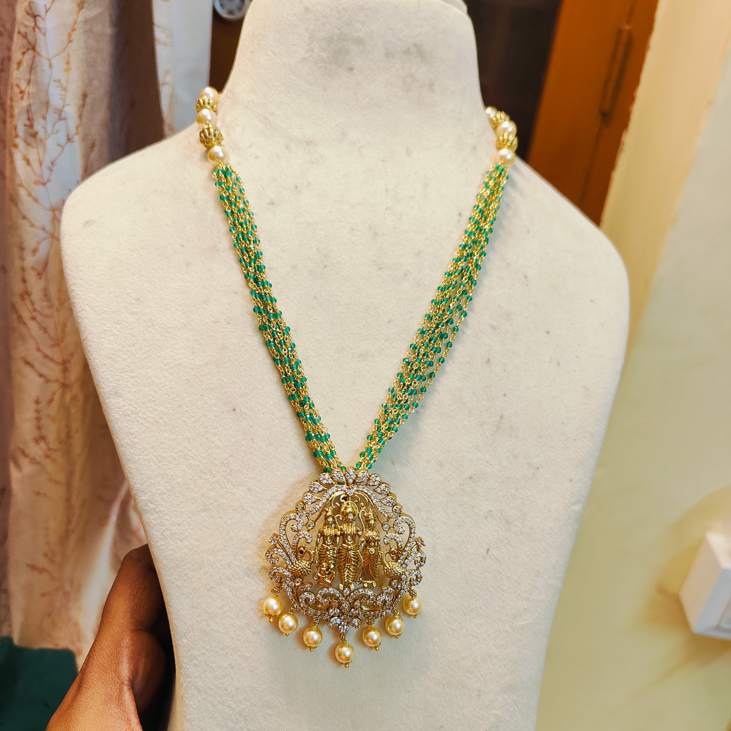 Ramparivar locket green beads chain