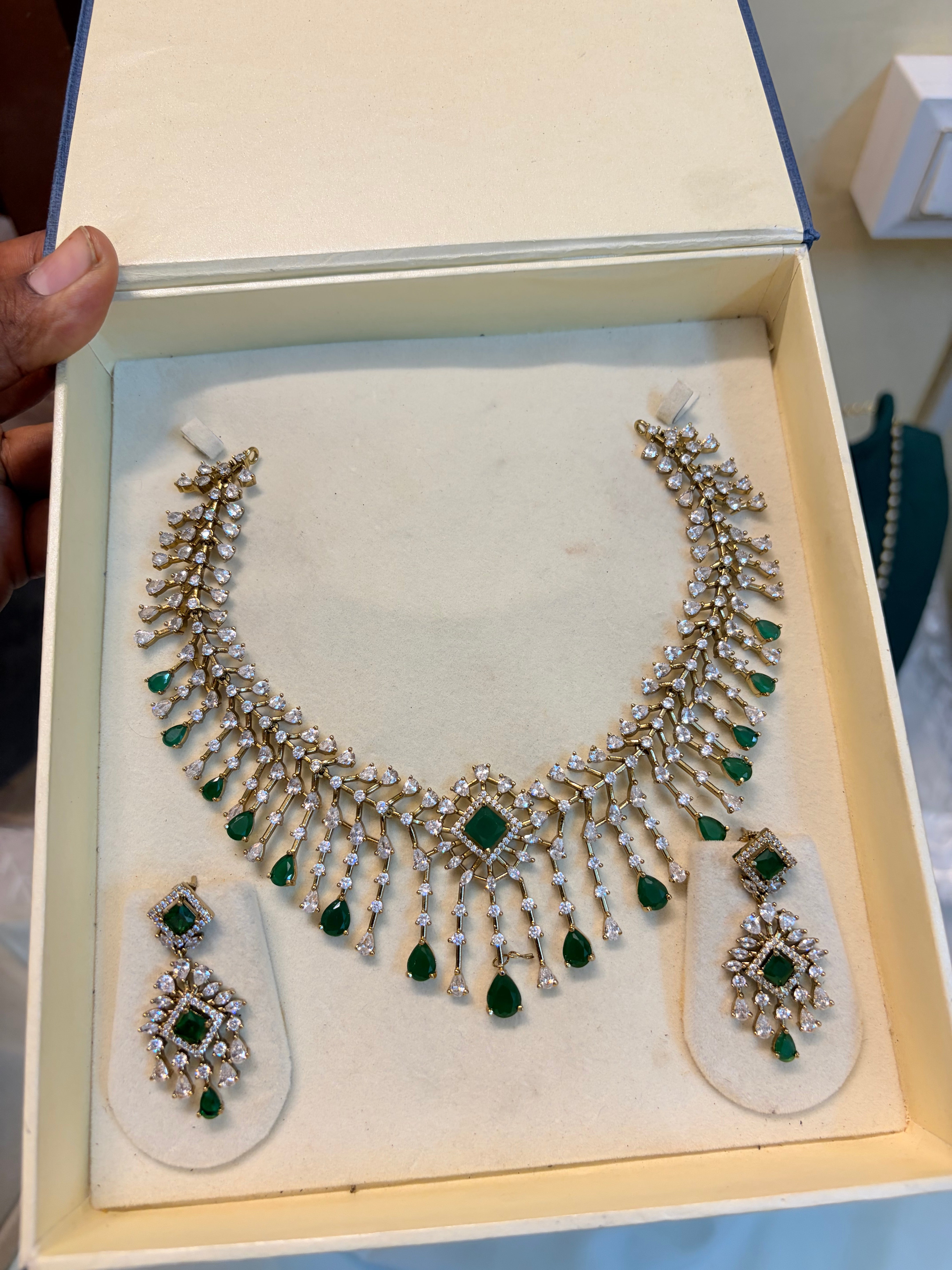 Emerald Diamond replica jadau necklace set