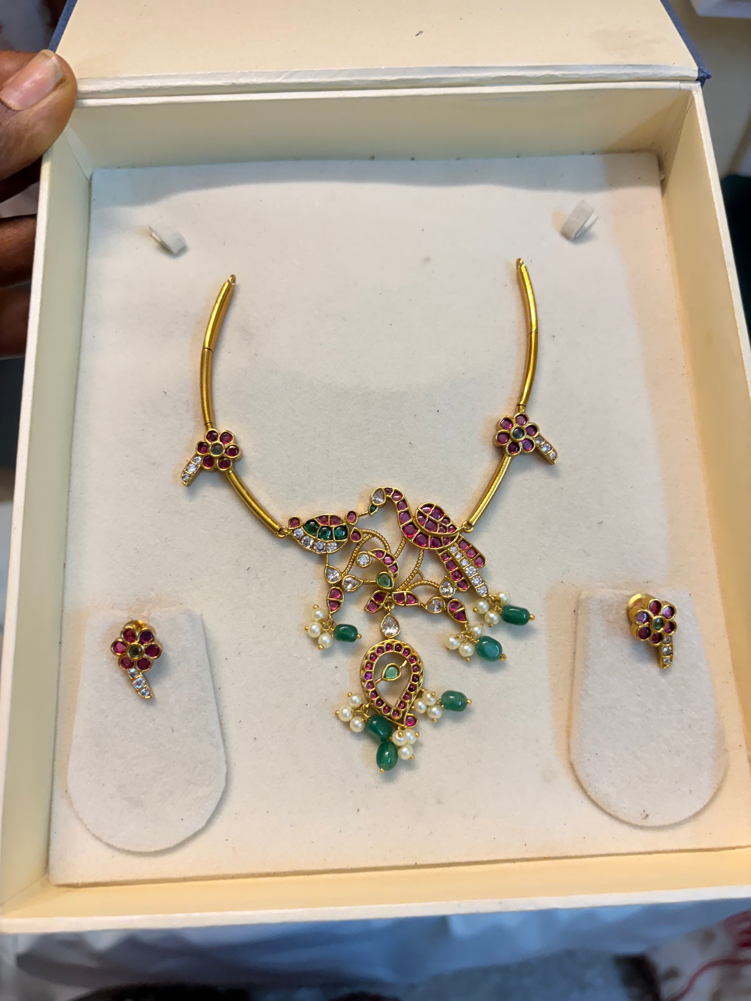 Kemp stones jadau  hasli set