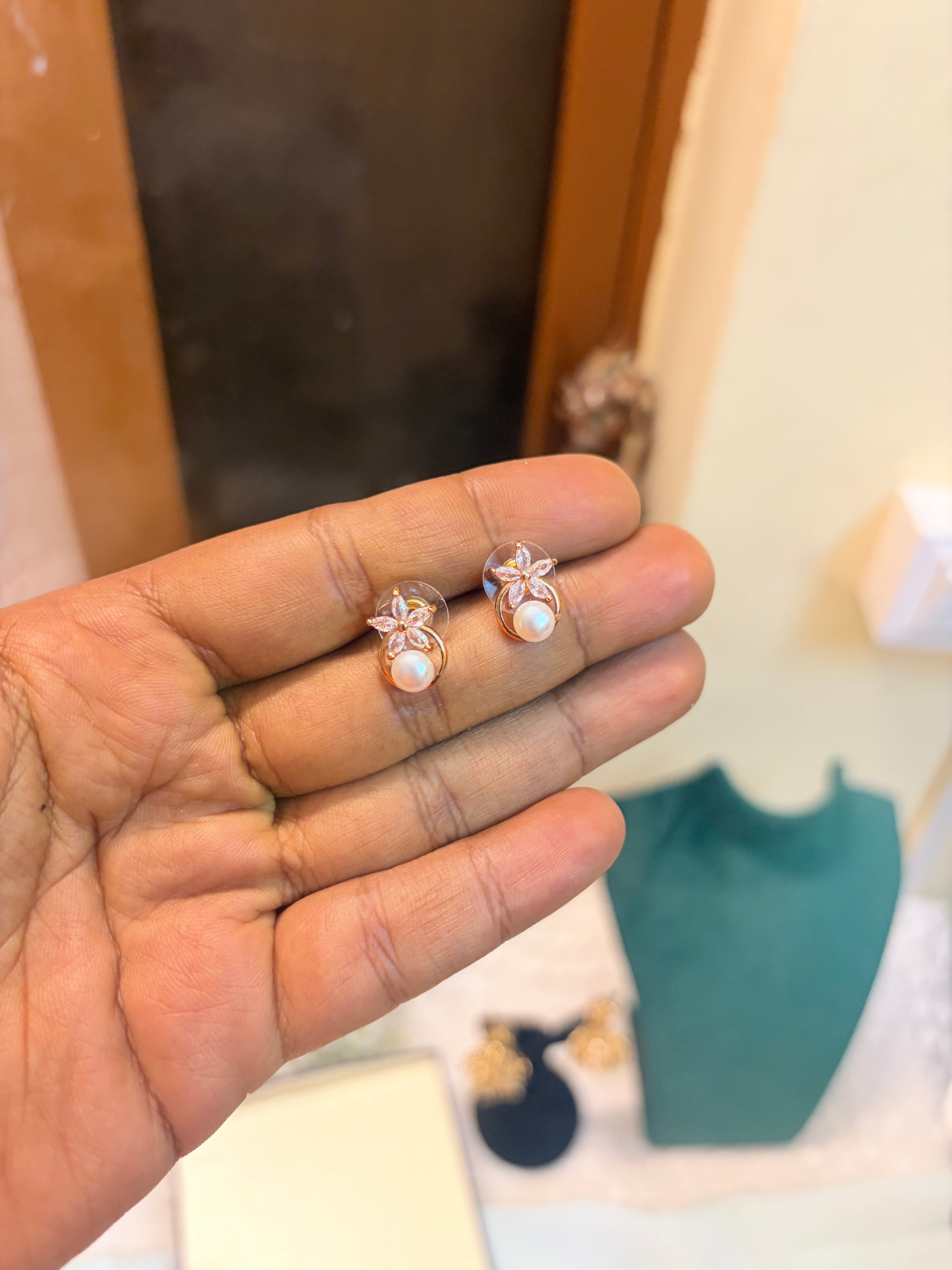 Rose gold floral pearl stud