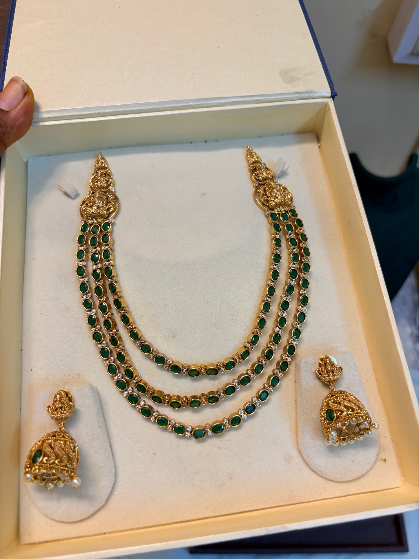 Emerald three layer Antique necklace set