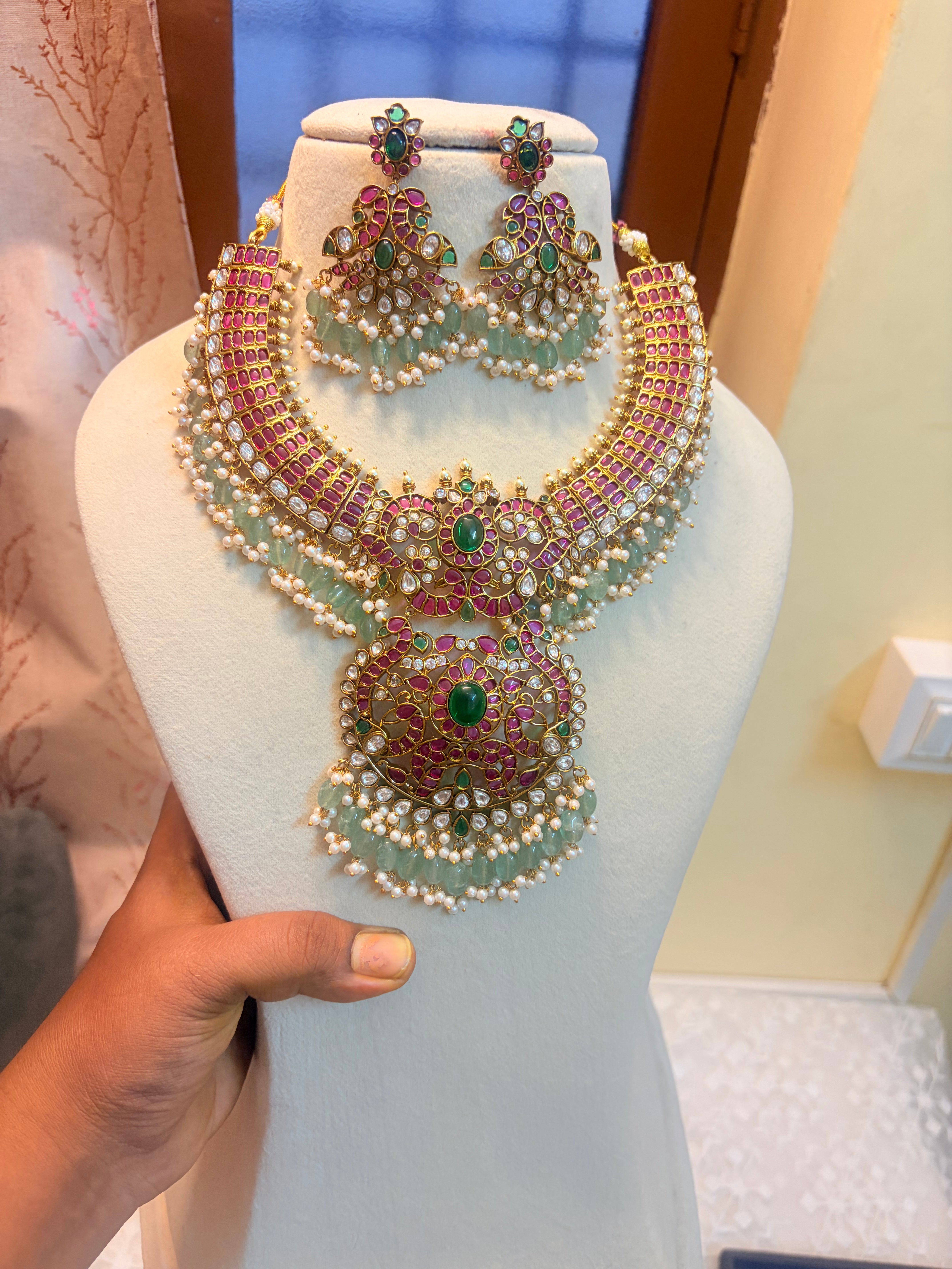 Grand Royal kemp stones choker set brass made