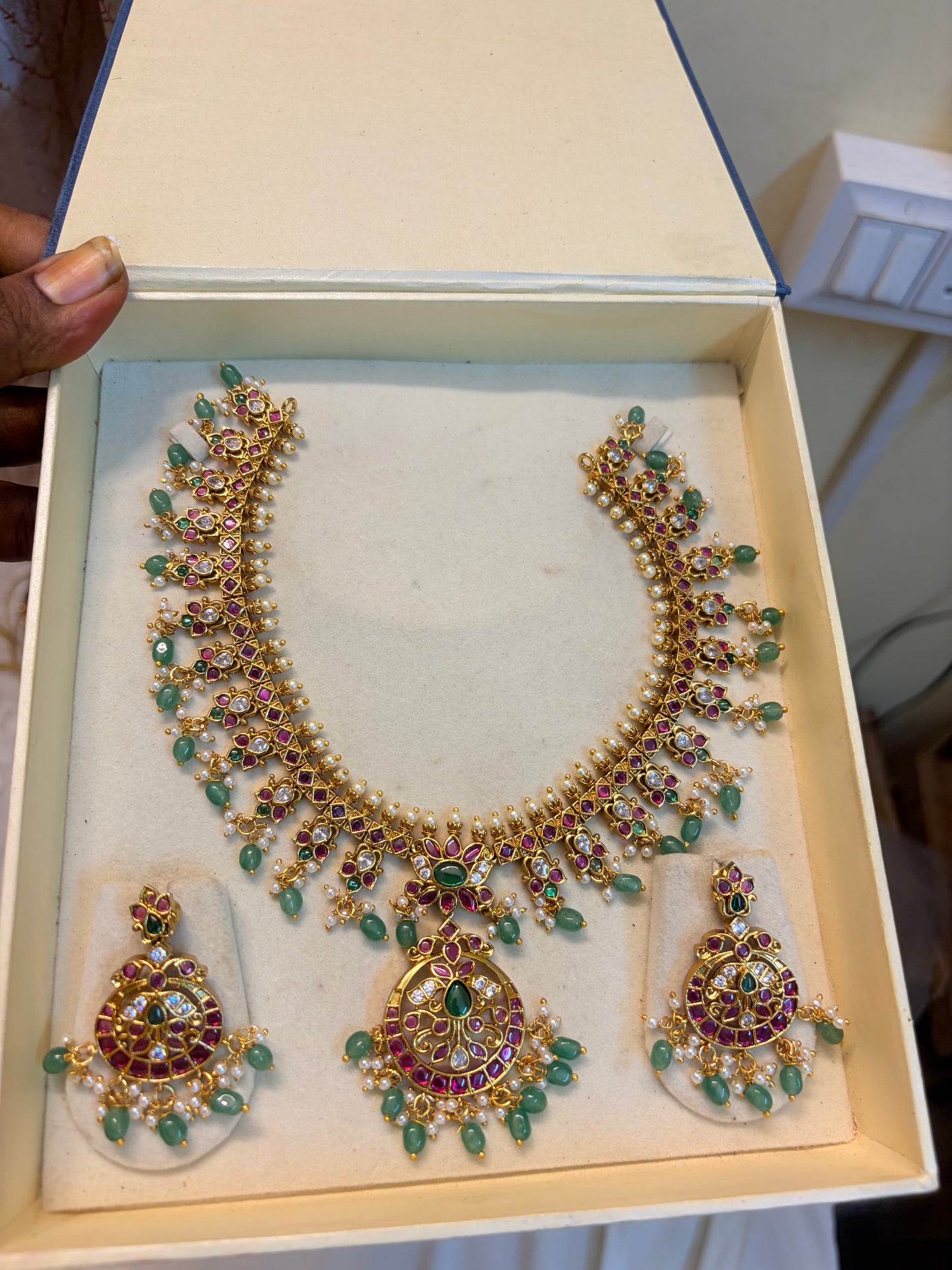 Classic kemp stones jadau Kundan guttapusalu necklace set