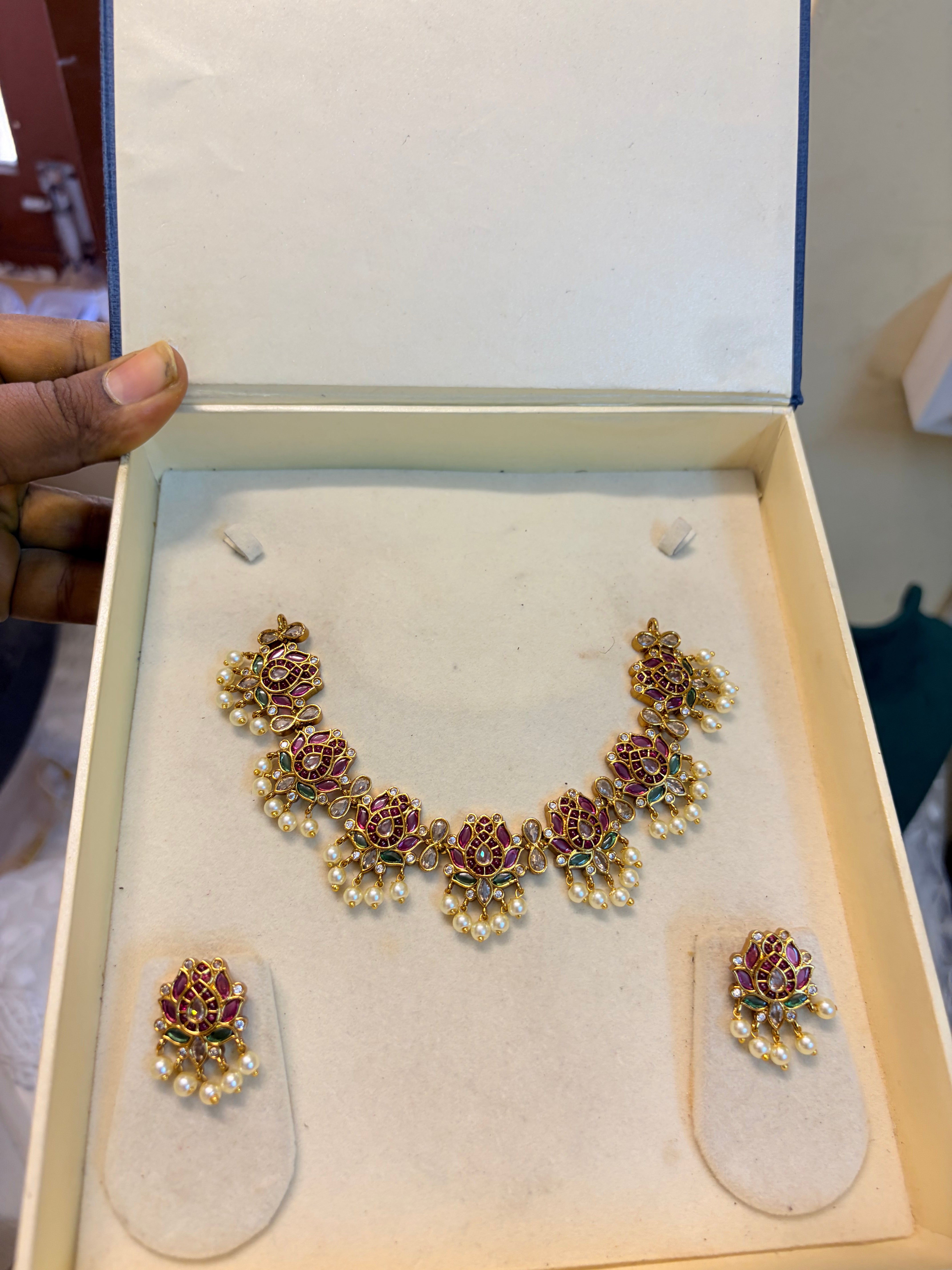 Lotus jadau kemp stones necklace set premium quality