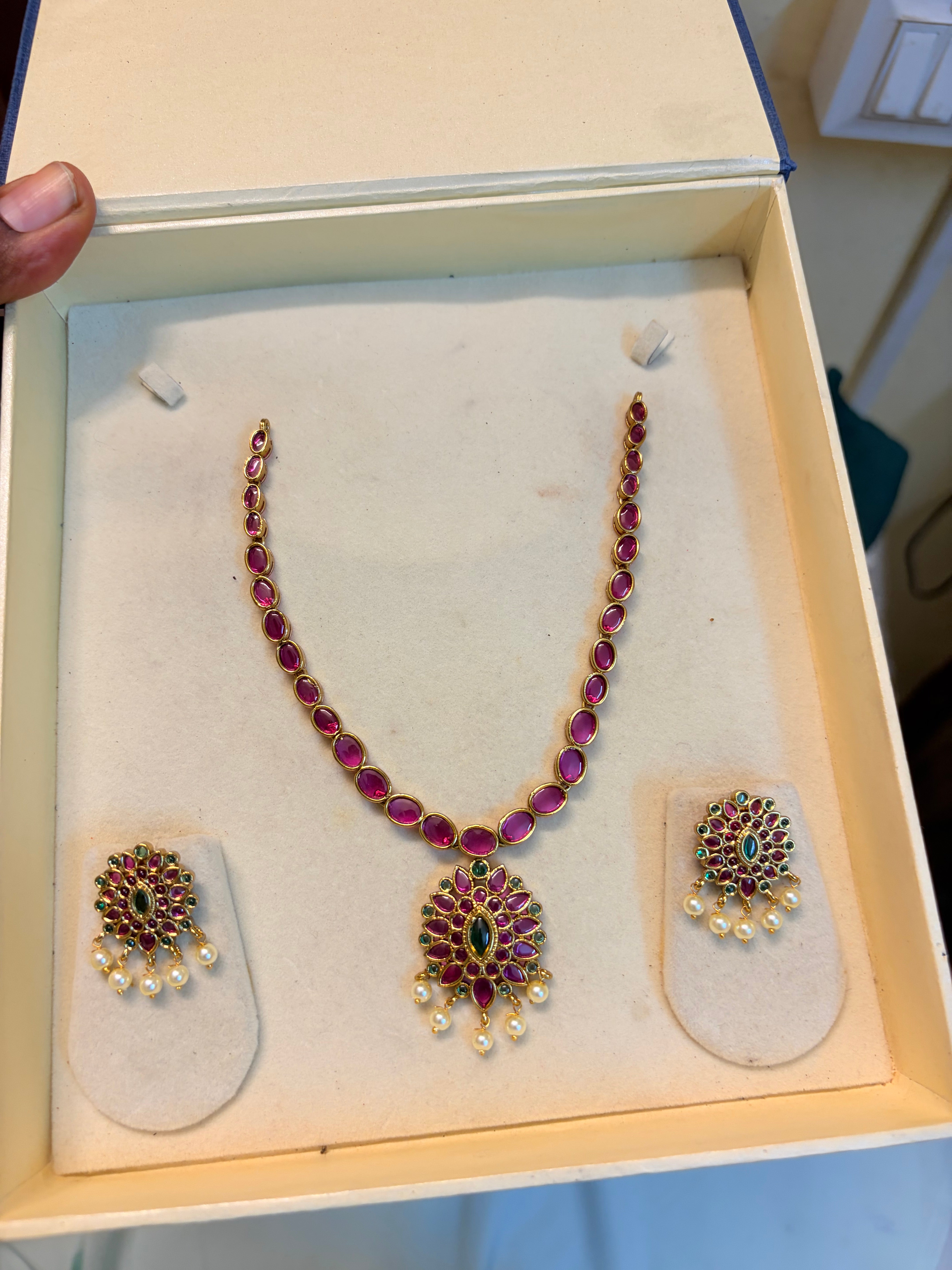 Elegant kemp stones jadau necklace set