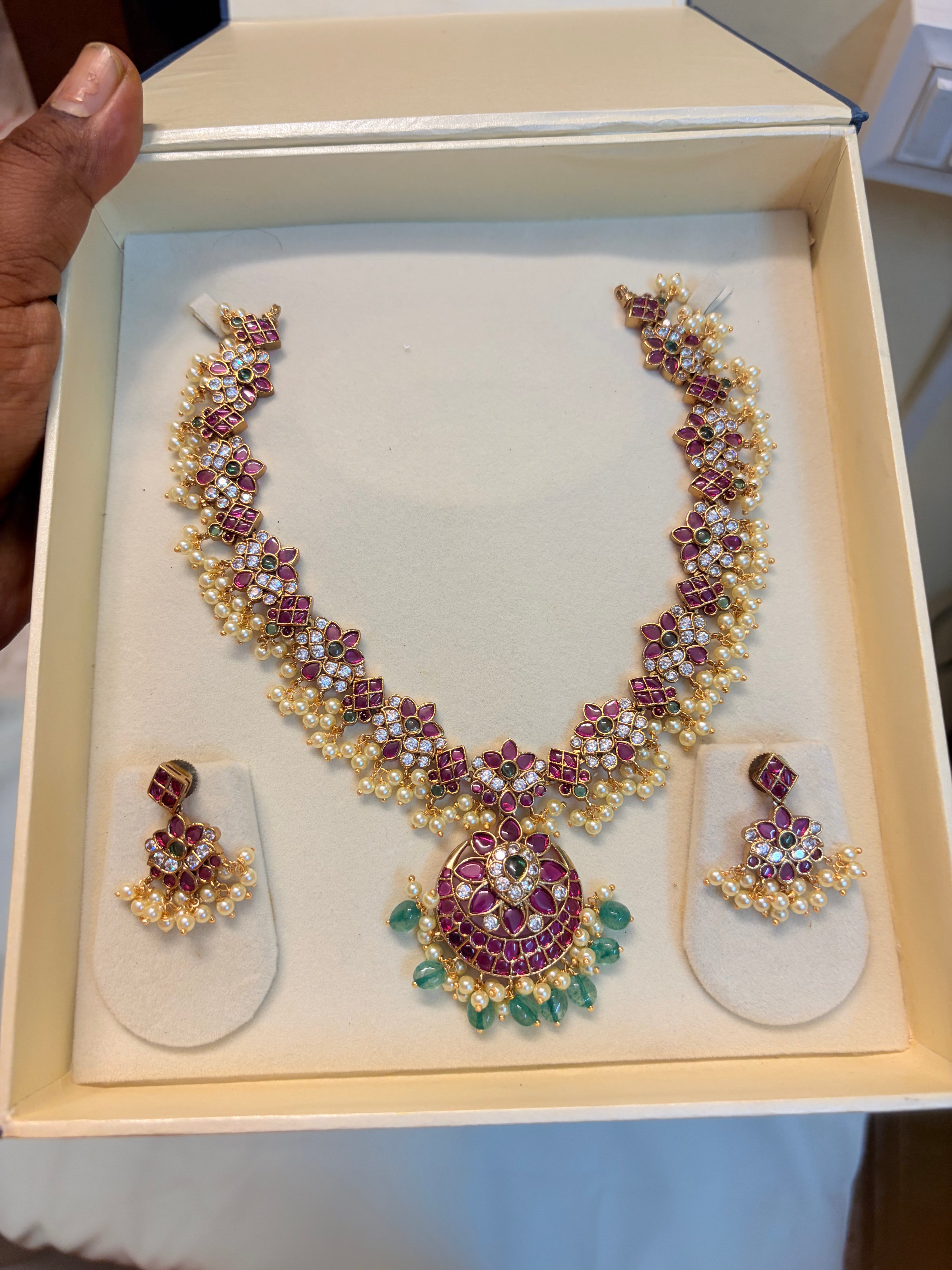 Vintage style kemp stone Floral necklace set
