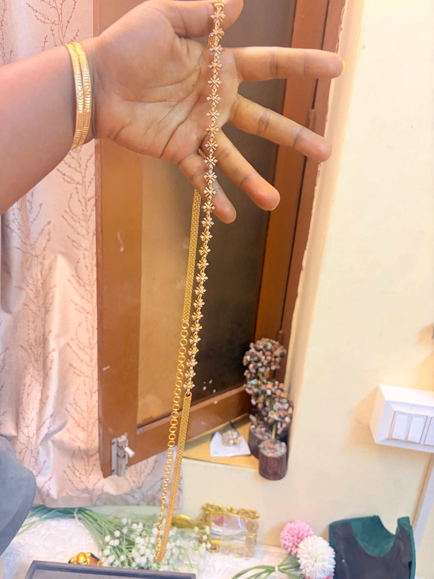 Gold antique Cz hipchain free size