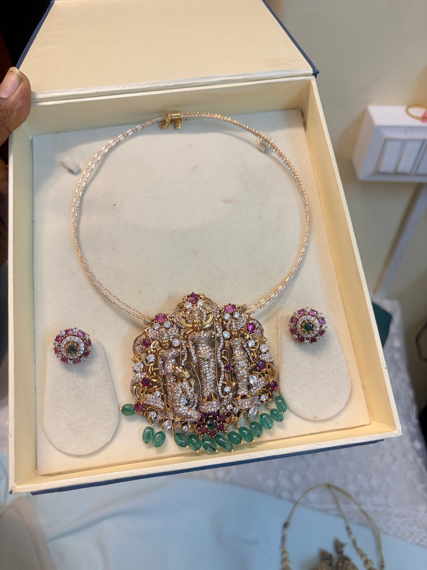 Moissanite ramparivar pendant set with Italian hasli chain