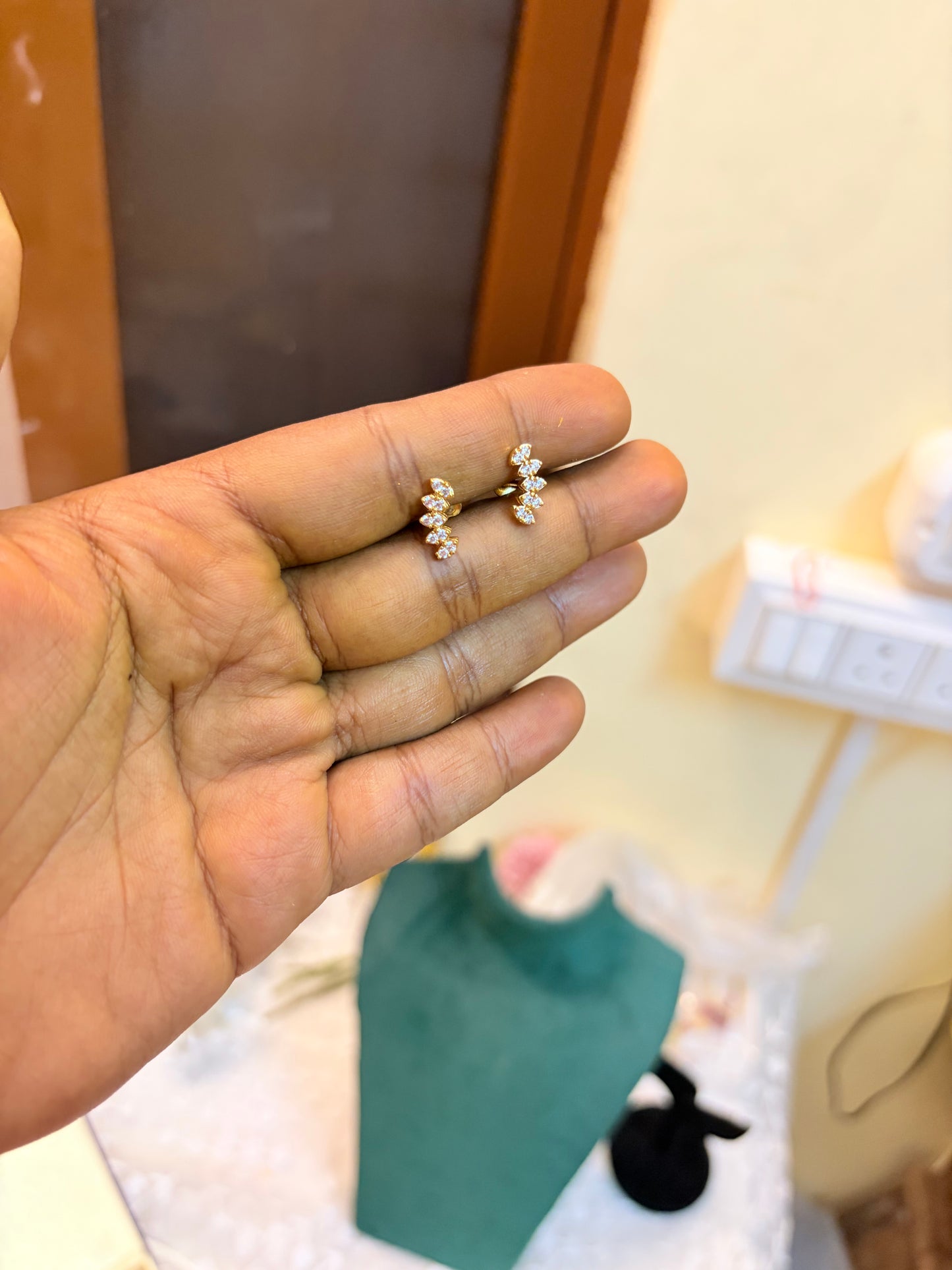 Cz stone earcuff stud