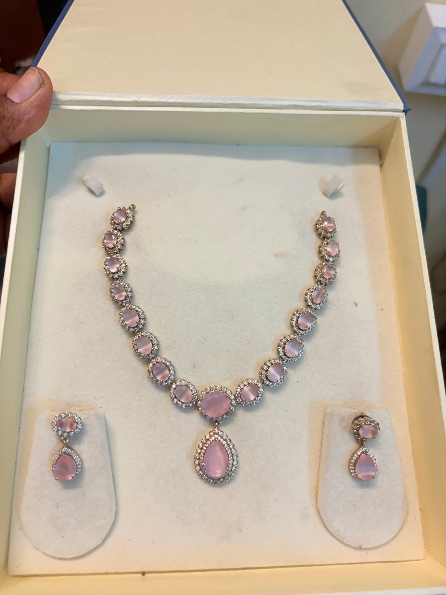 Baby pink teardrop jadau necklace set