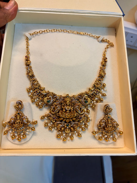 Gold antique finish Lakshmi jadau necklace set