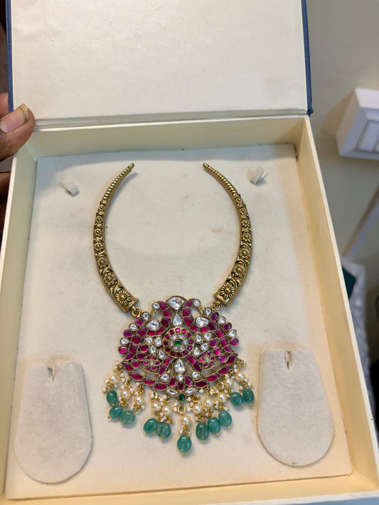 Pure kemp stones brass made kanti necklace