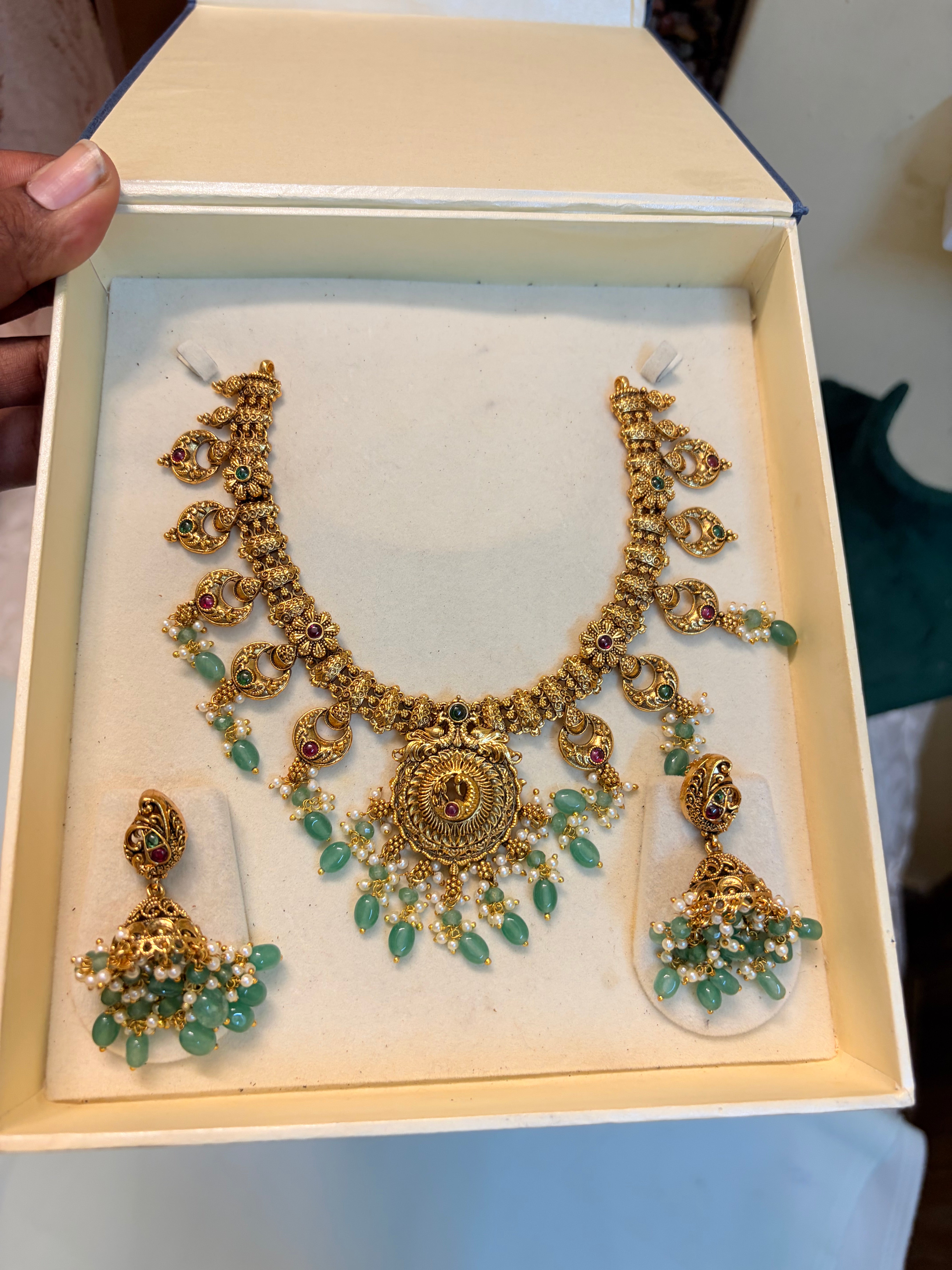 Gold antique finish jadau necklace set