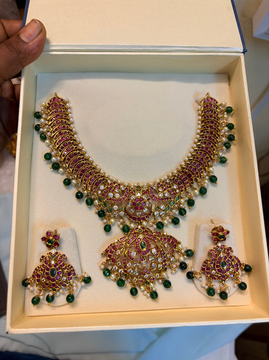 Kemp stones Bridal choker set with Emerald beads
