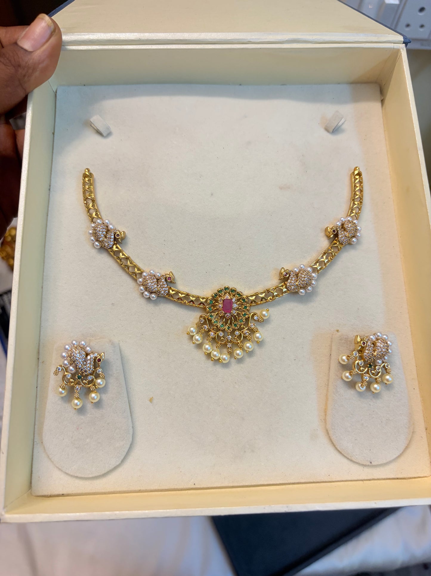 Elegant Cz hasli set