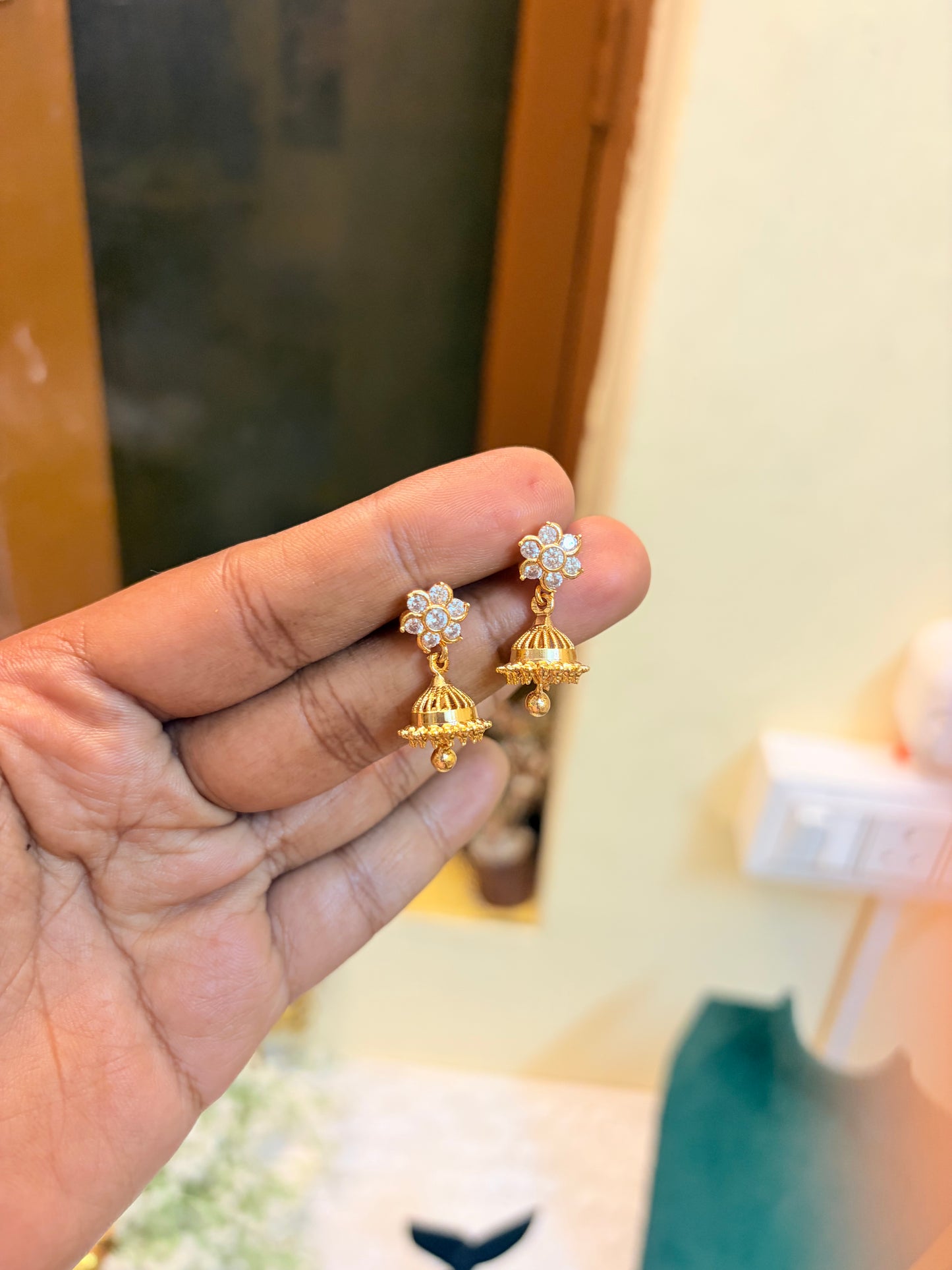 Panchaloham Daily wear Cz screw back Jhumka