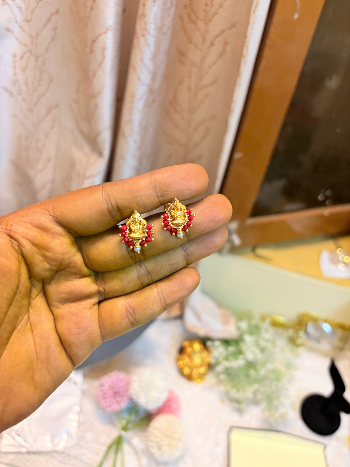 Coral Lakshmi screw back stud