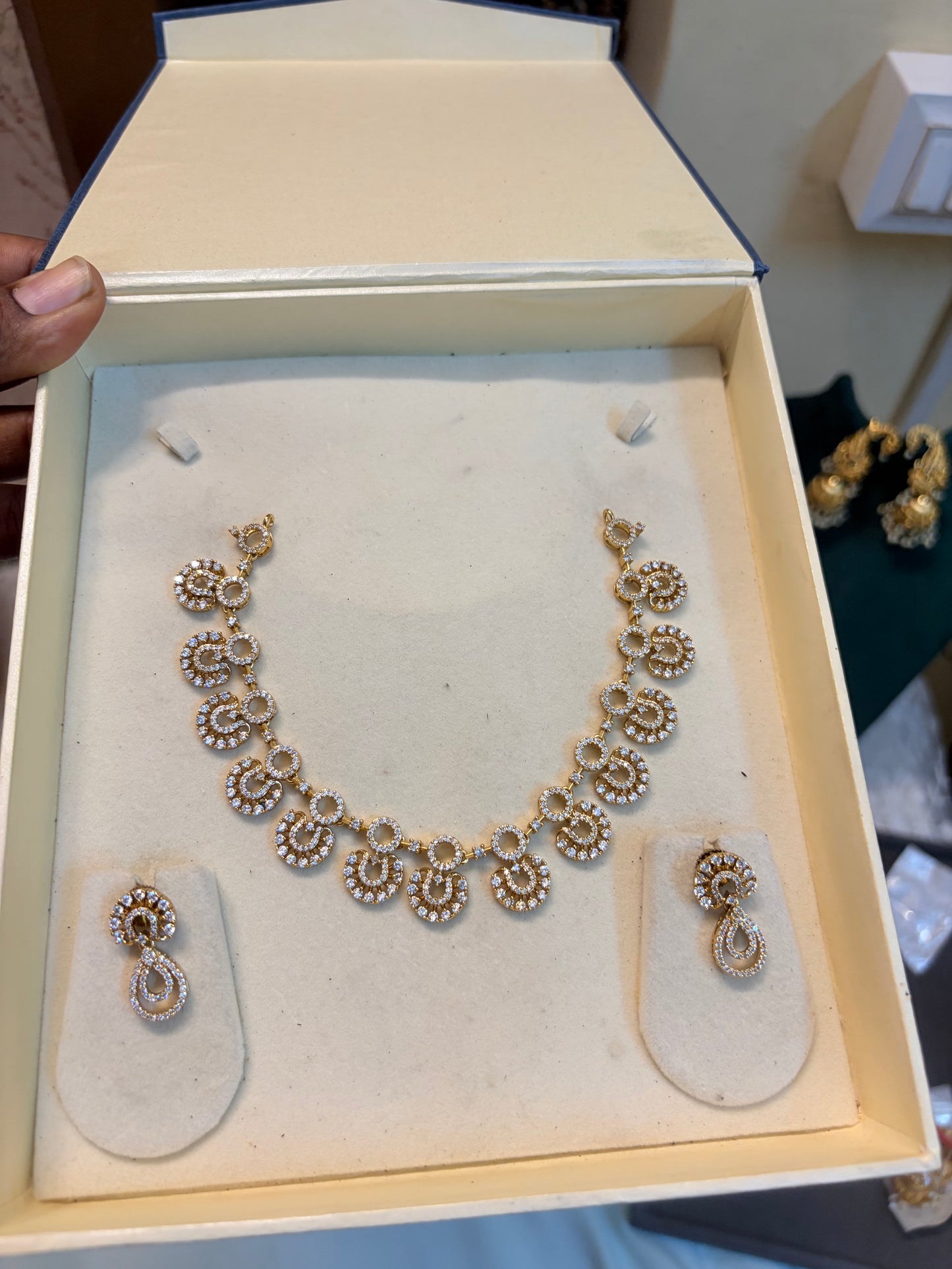 Luxury Cz spiral Drop jadau necklace set