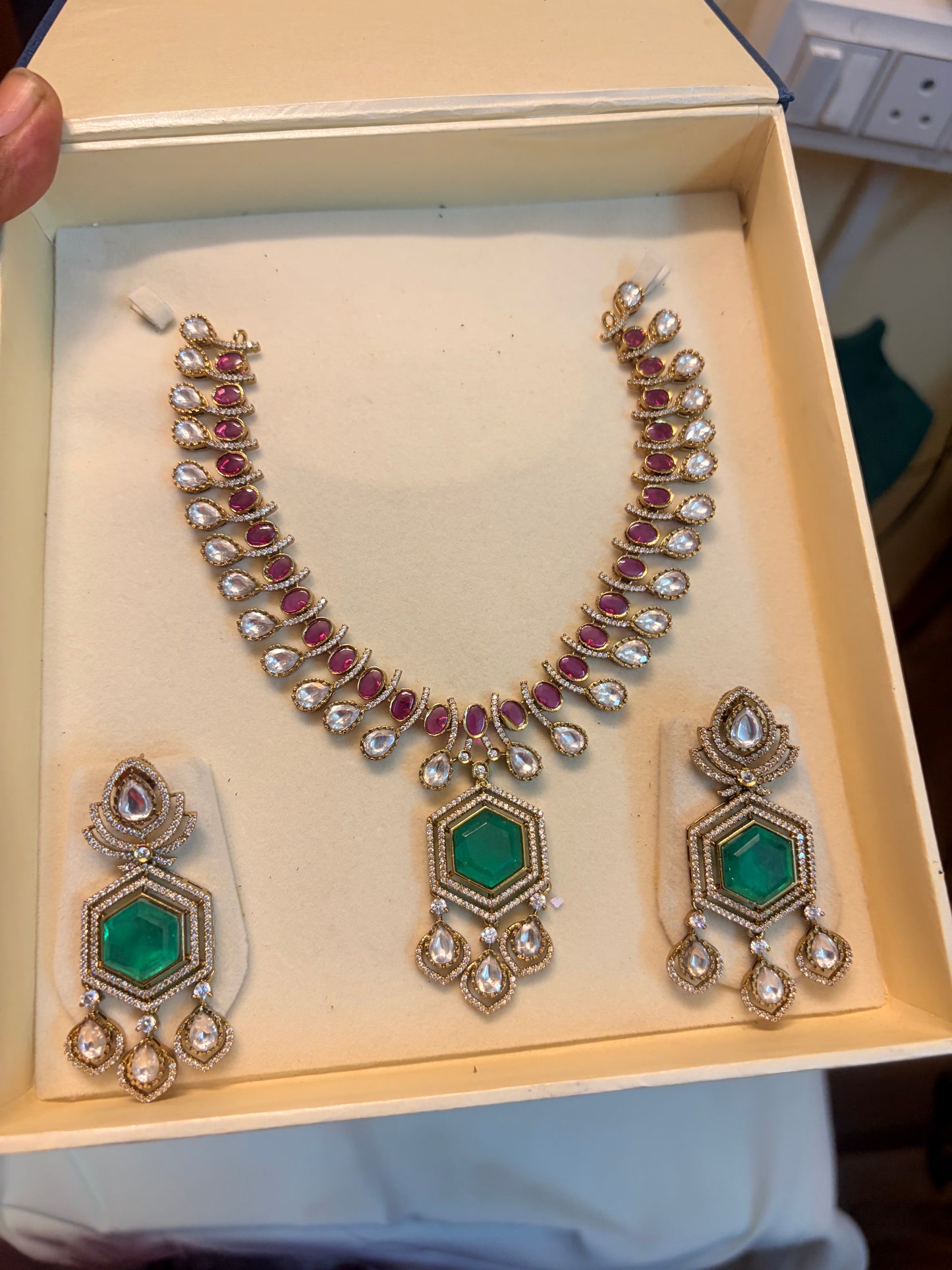Festive wear jadau Kundan necklace set