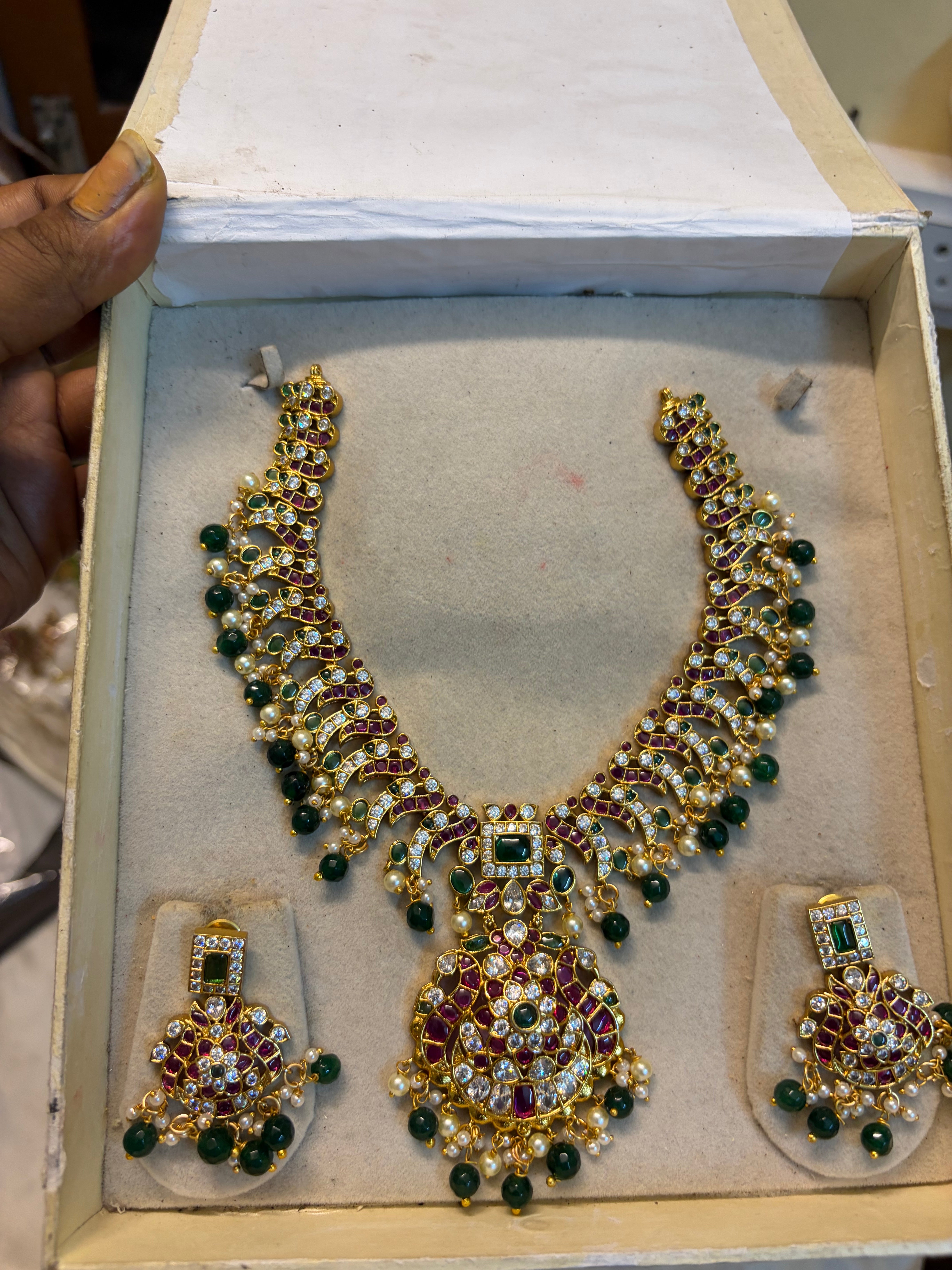 Antique Gold finish kemp stone jadau necklace set