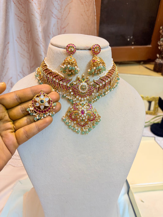 Heritage inspired kemp stones jadau choker set with detachable pendant
