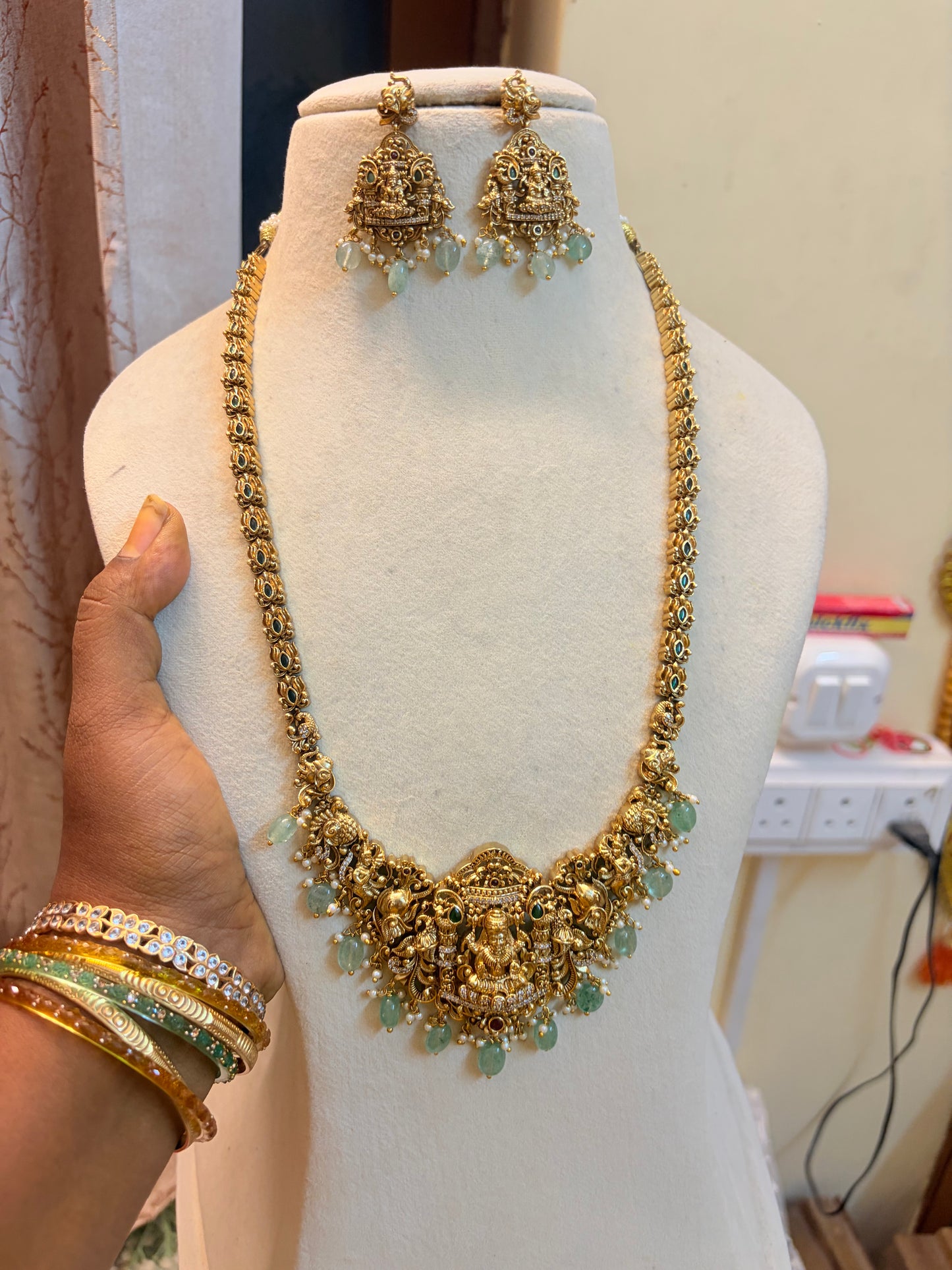 Gold antique finish jadau haram