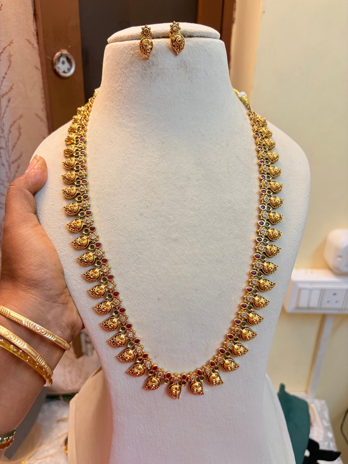 Gold antique finish jadau mango haram