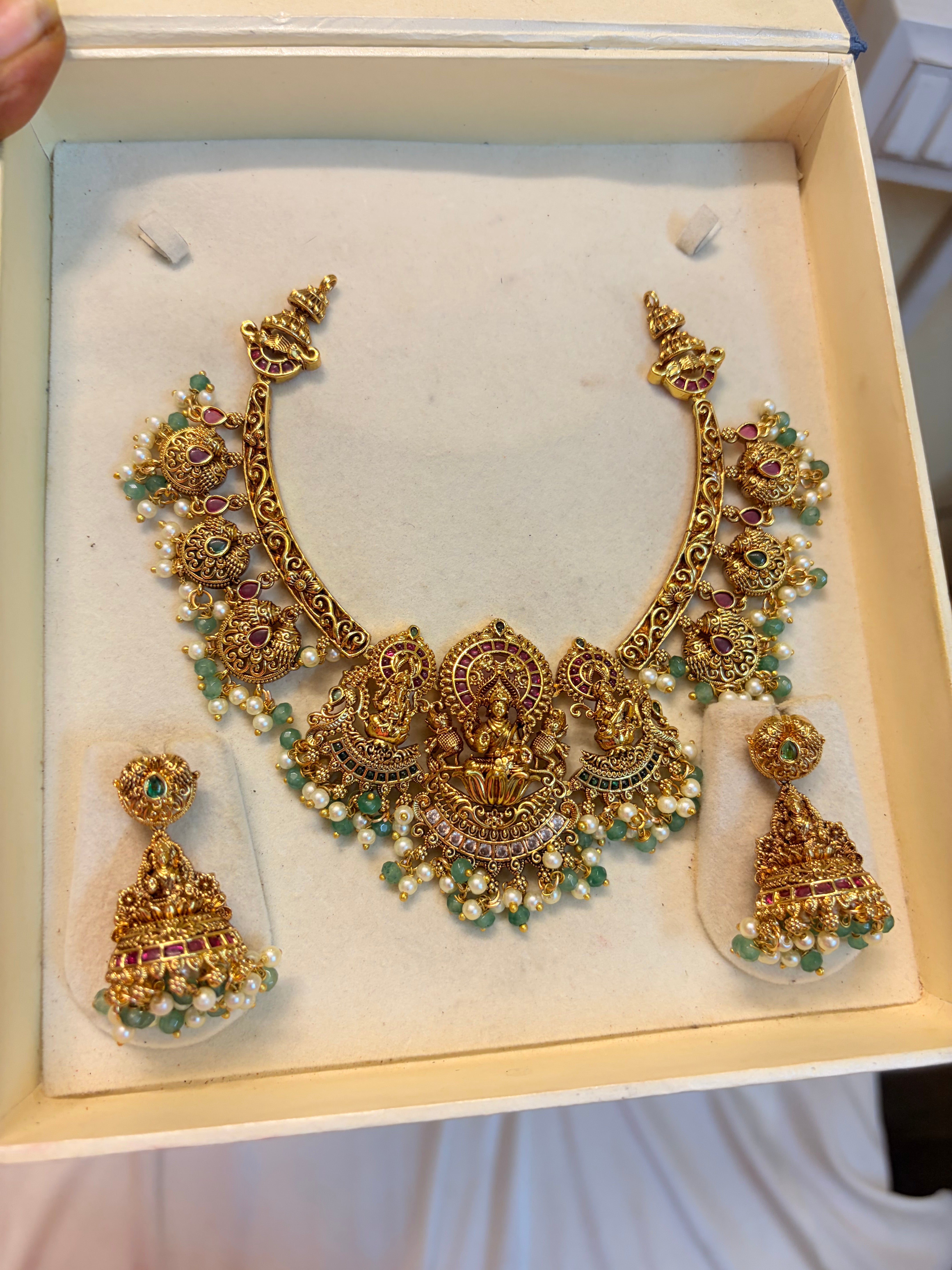 Gold inspired gold antique finish jadau necklace set