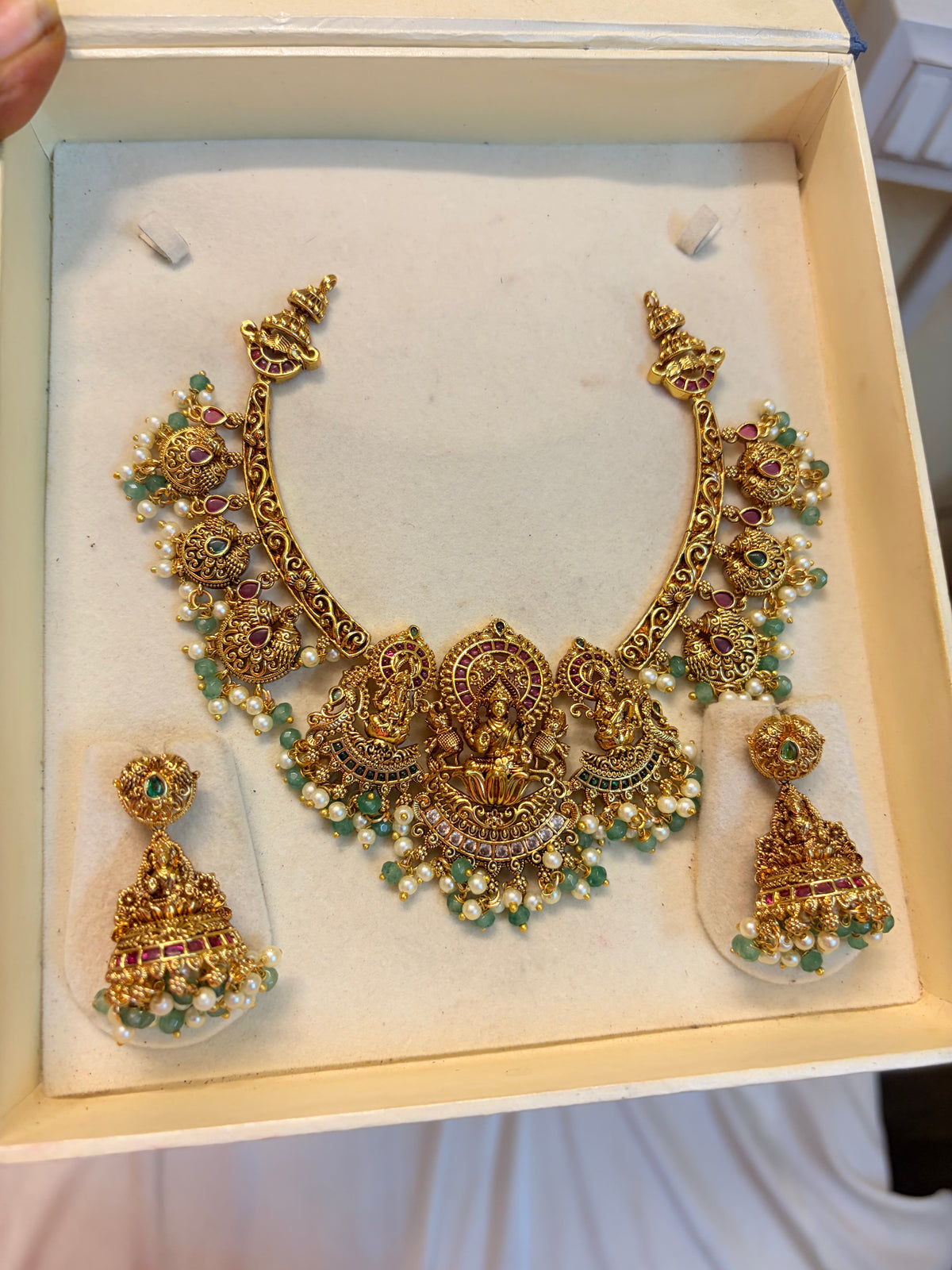 Gold inspired gold antique finish jadau necklace set