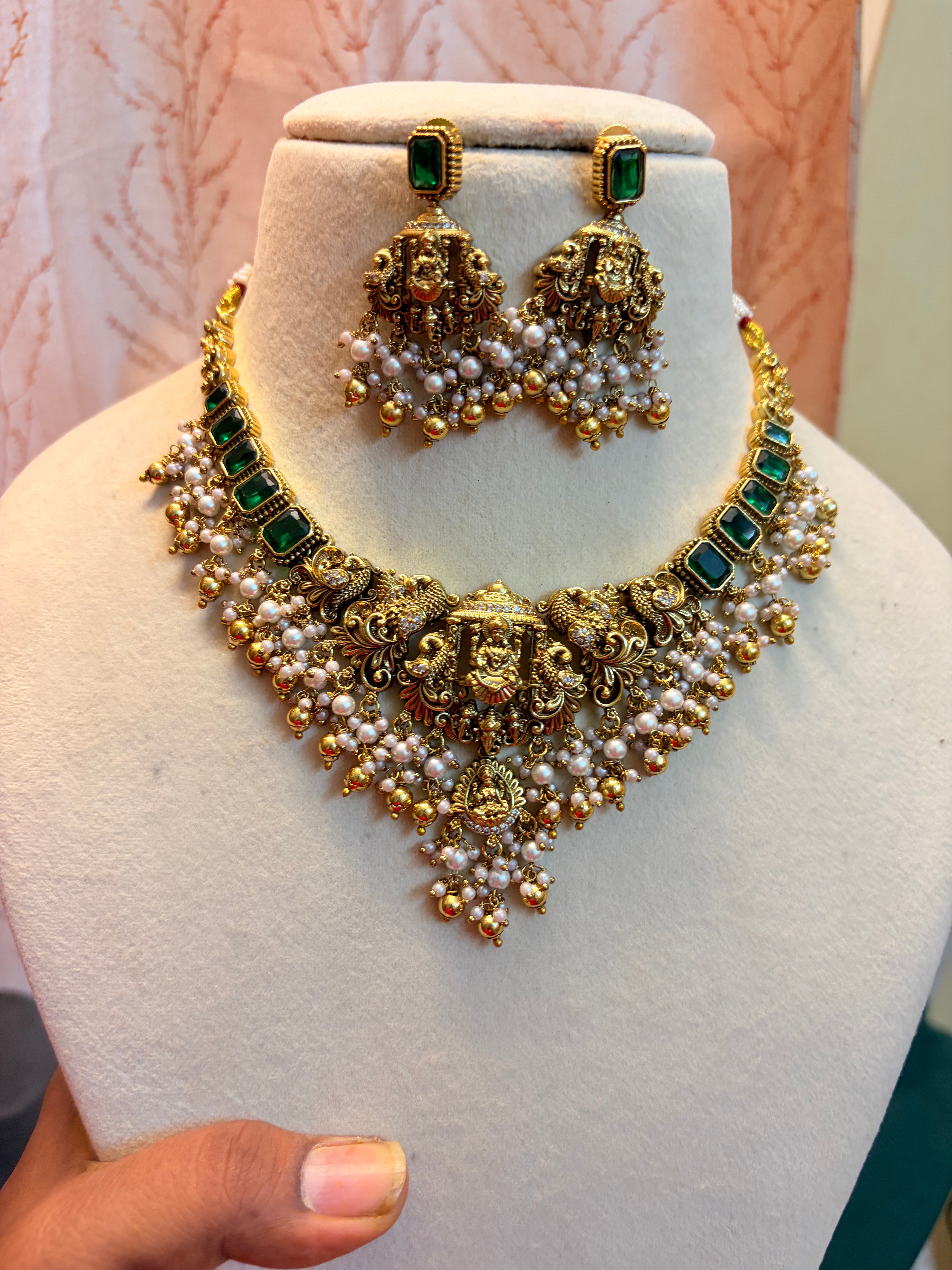 Emerald gold Nakshi necklace set