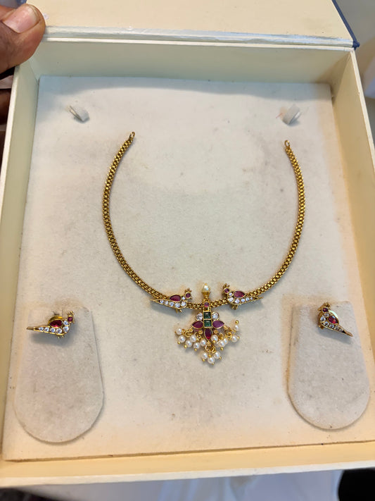 Elegant kemp stones gold antique choker set