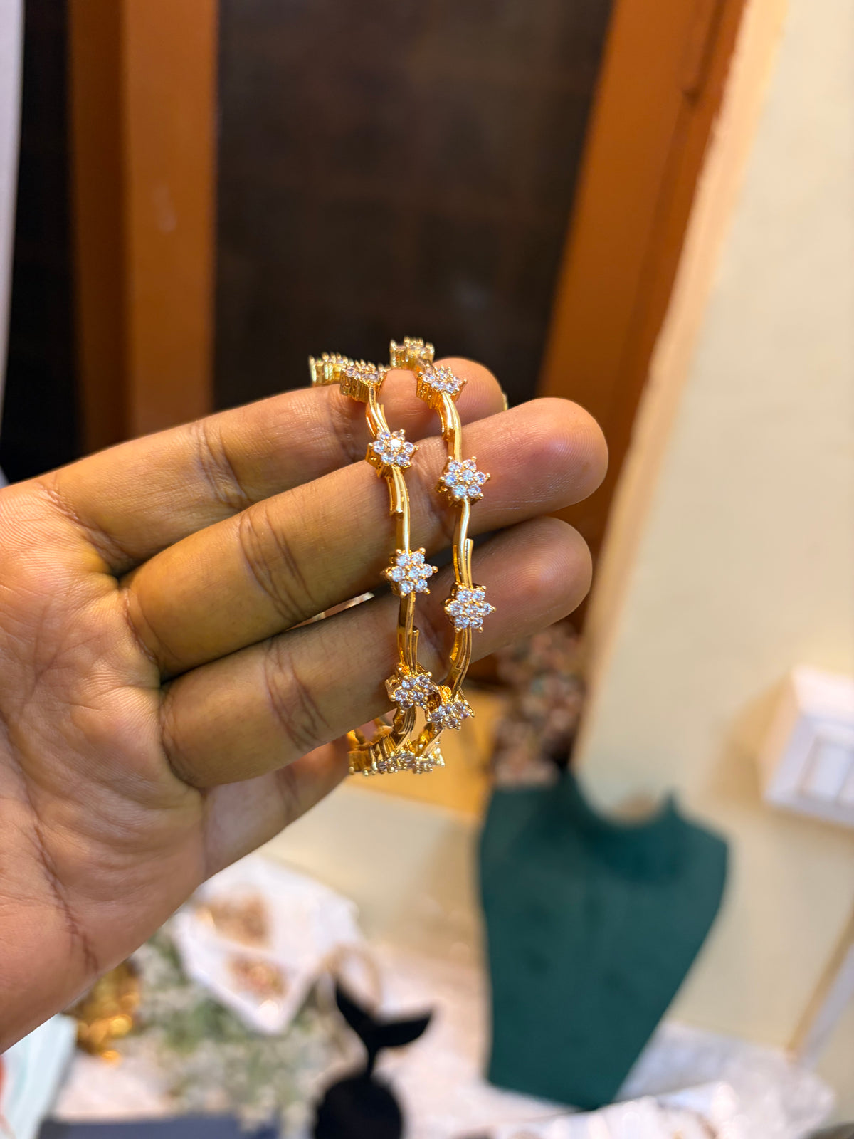 Diamond inspired flower motif bangles