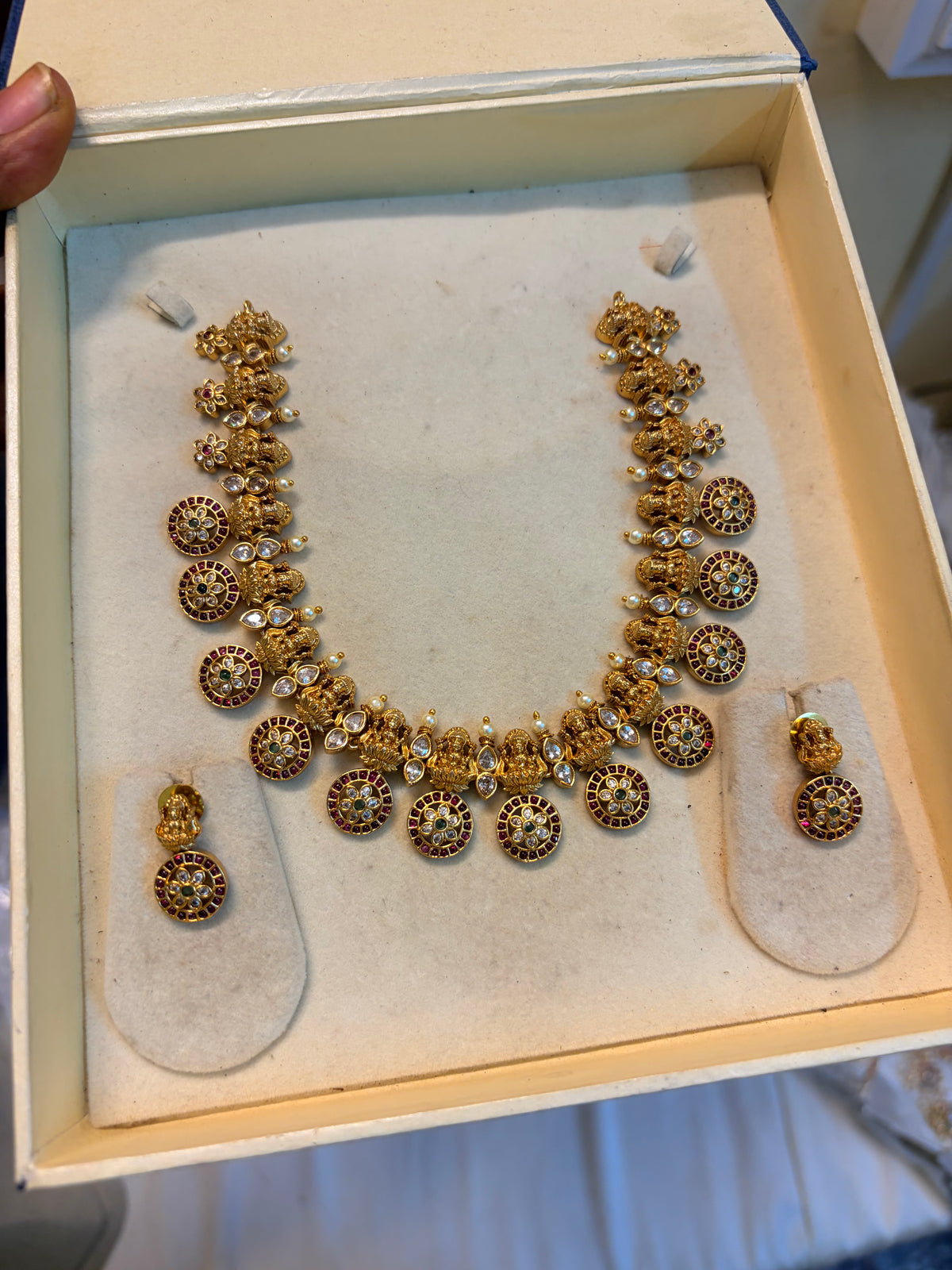 Kemp stones Lakshmi bottumala jadau necklace set