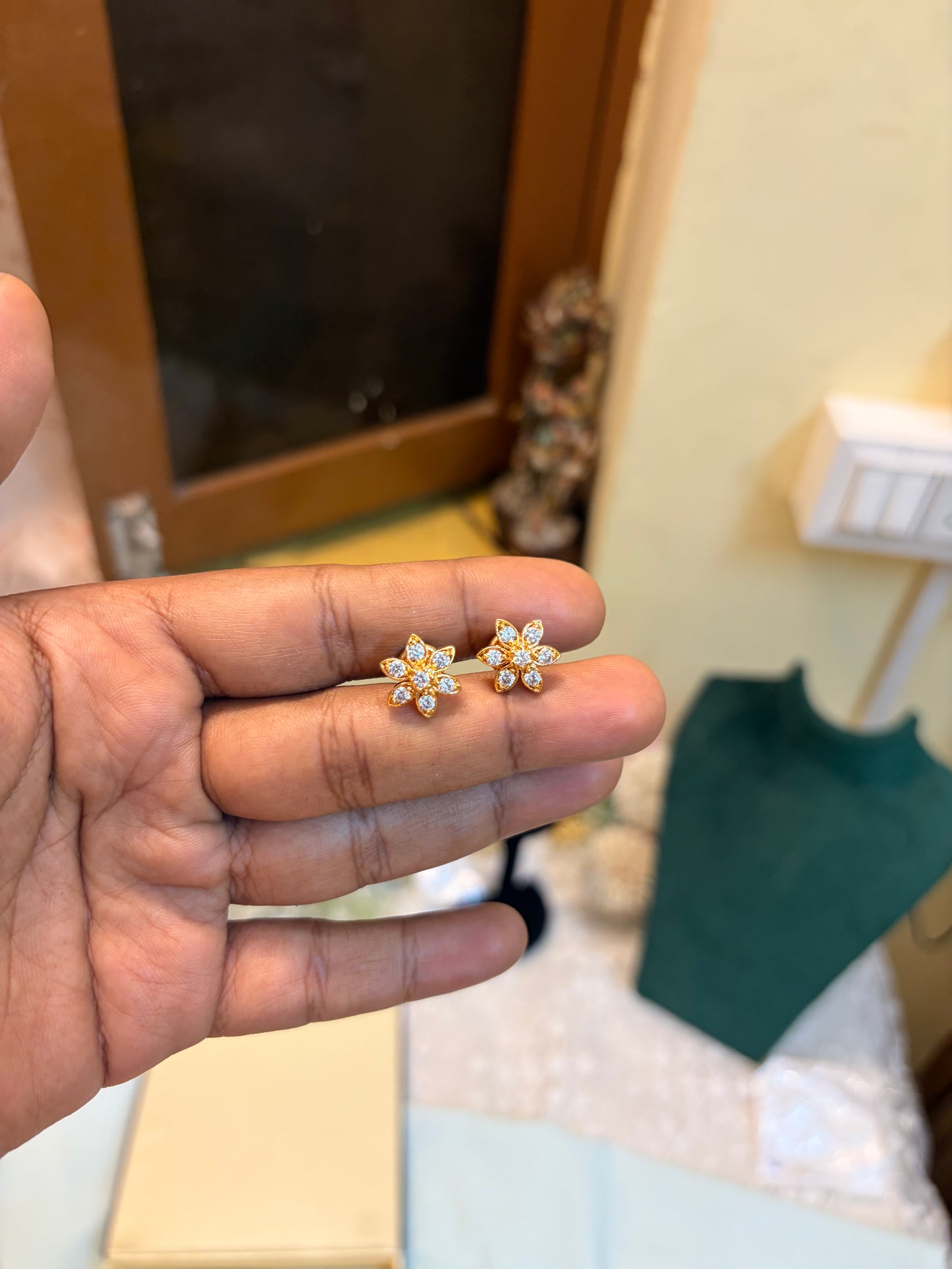 Panchaloham daily wear flower motif Cz screw back stud