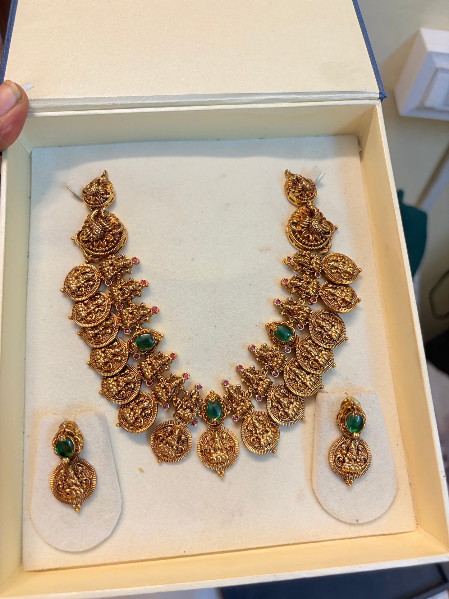Gold antique finish jadau necklace set premium quality