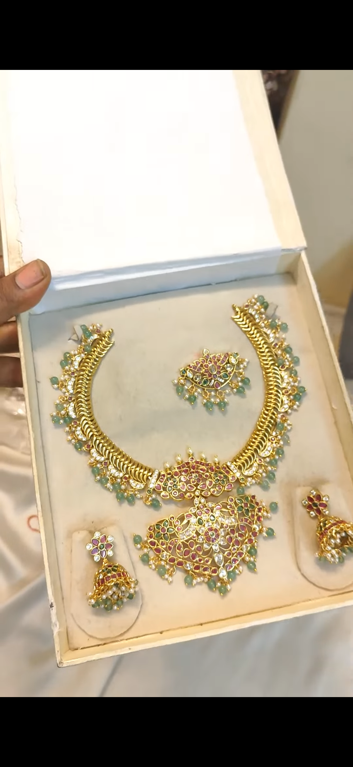 Real kemp stones jalebi necklace set with detachable pendant