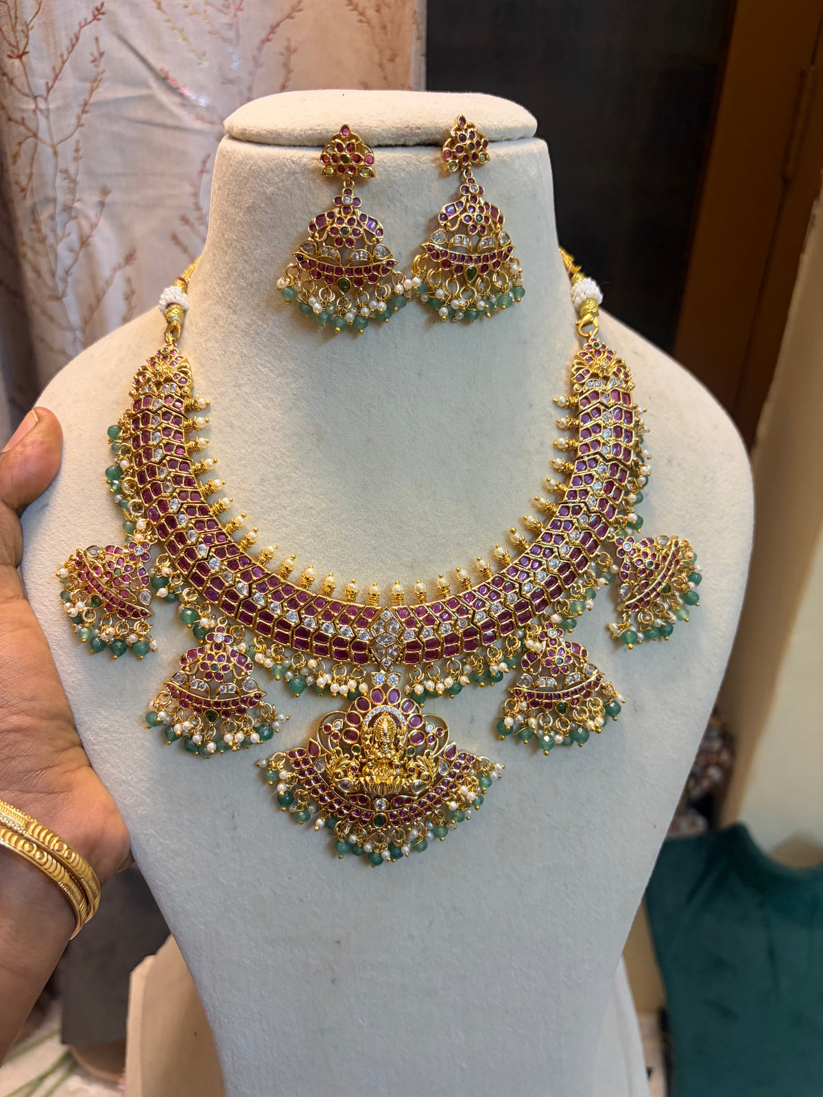 Classic Kemp stones jadau Lakshmi necklace set