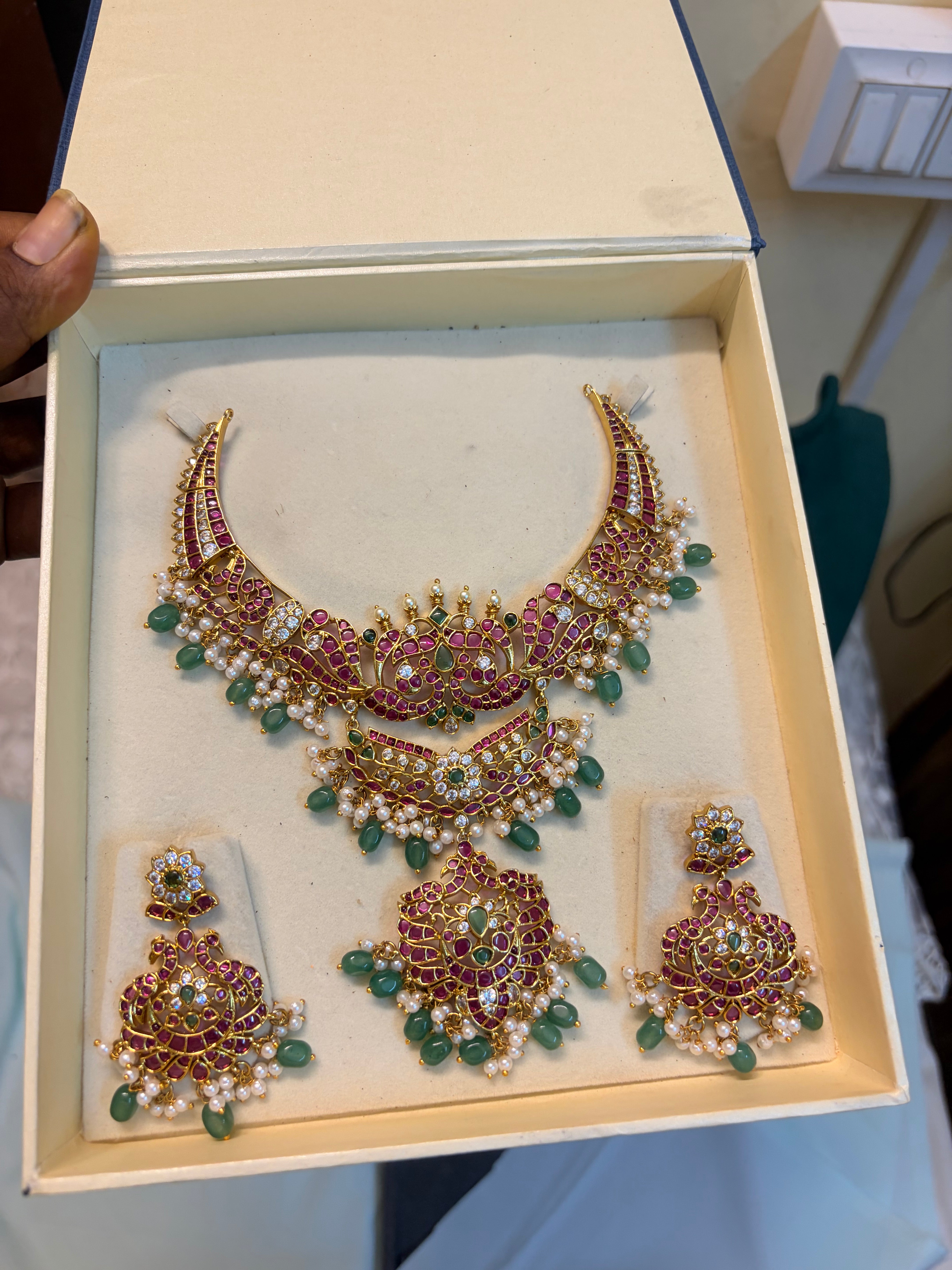 Pure kemp stones brass made jadau choker set