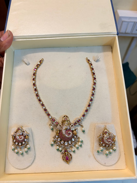 Kemp stones Ganesh pendant jadau necklace set