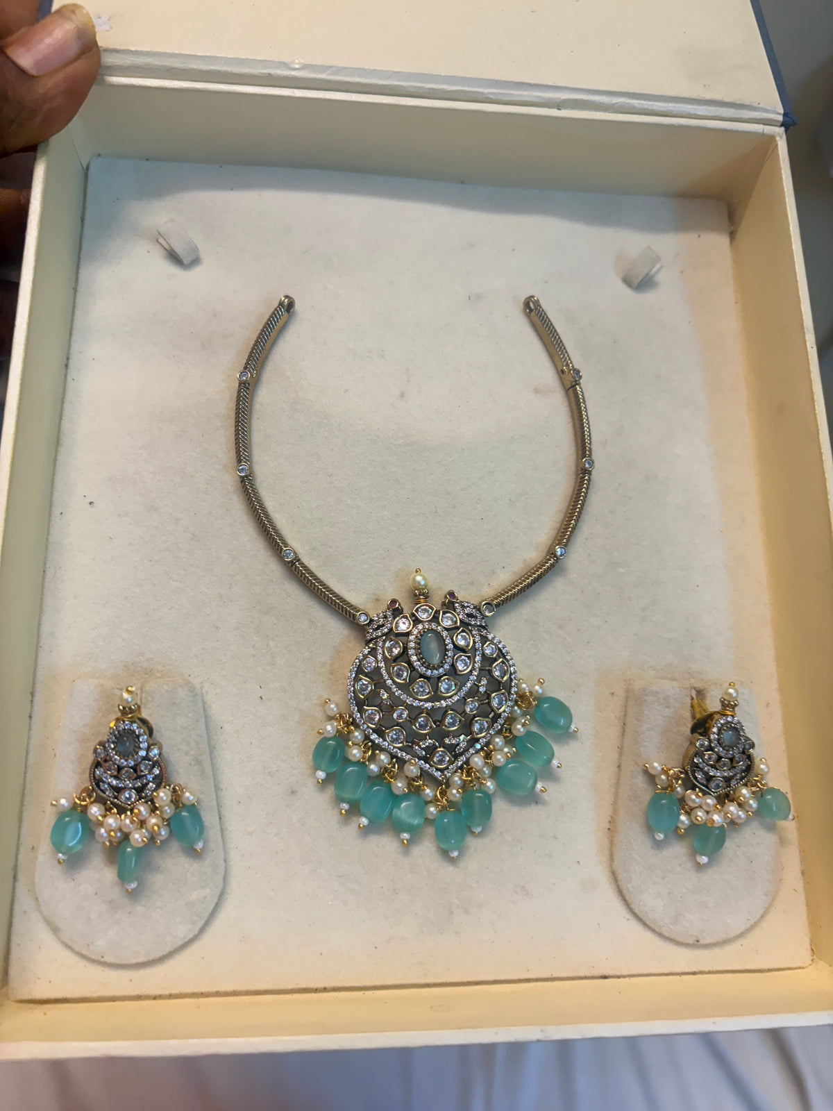 Aqua blue Victoria Kanti necklace set