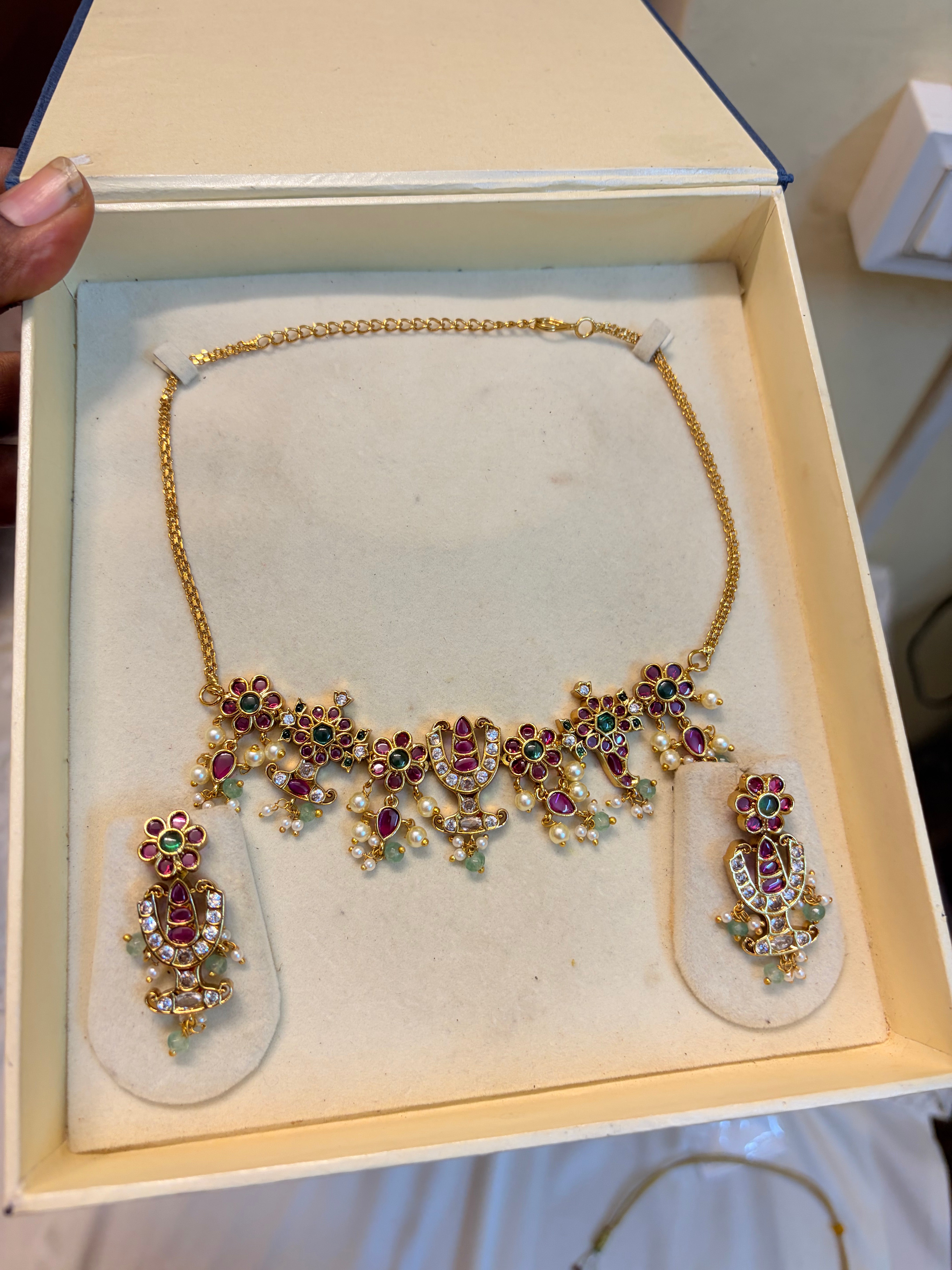 Real kemp stones jadau choker set
