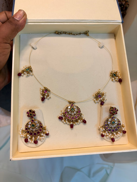 Kemp stones invisible chain with pearl drops