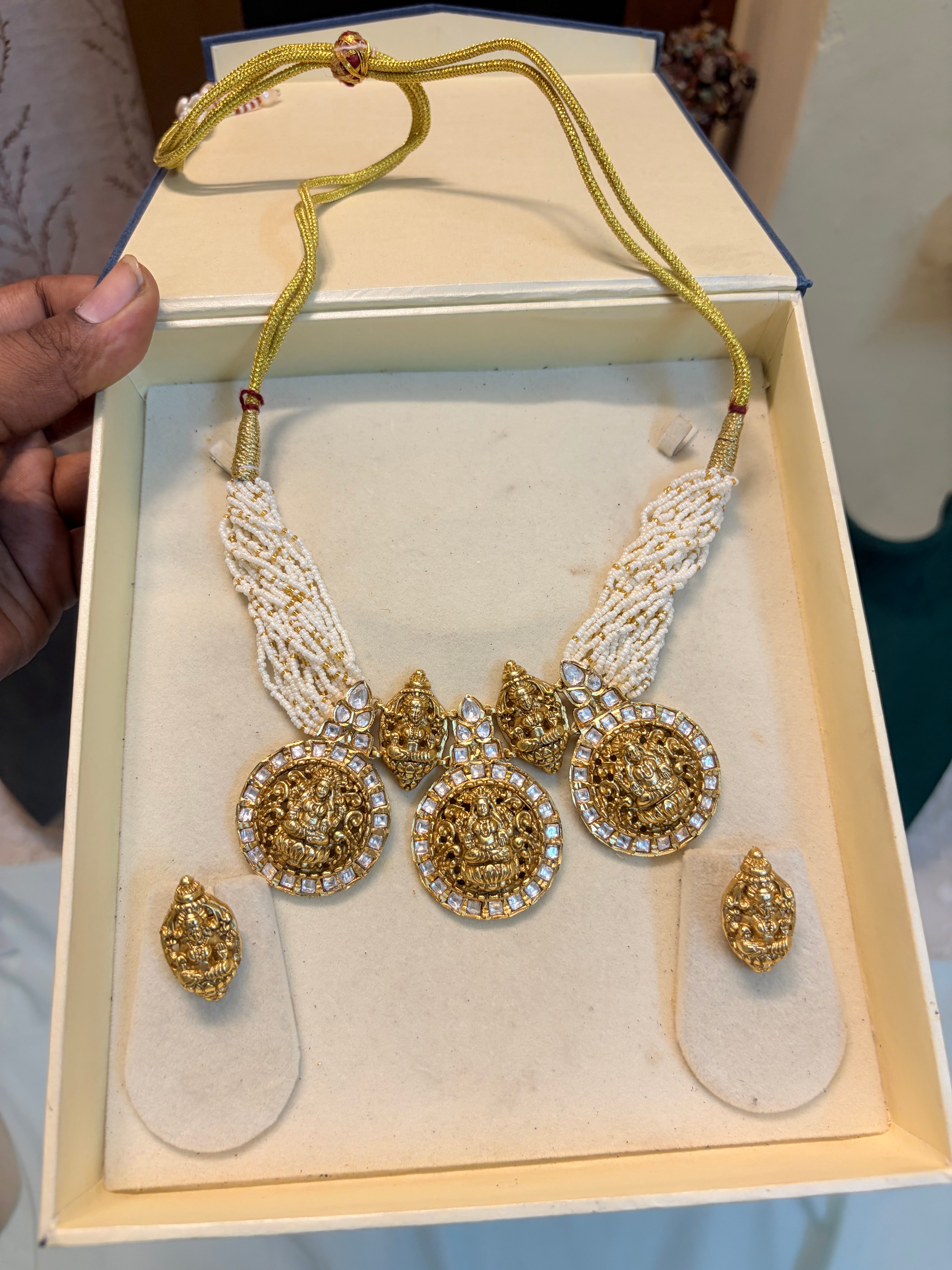 Gold antique jadau Kundan brass made pearl choker set