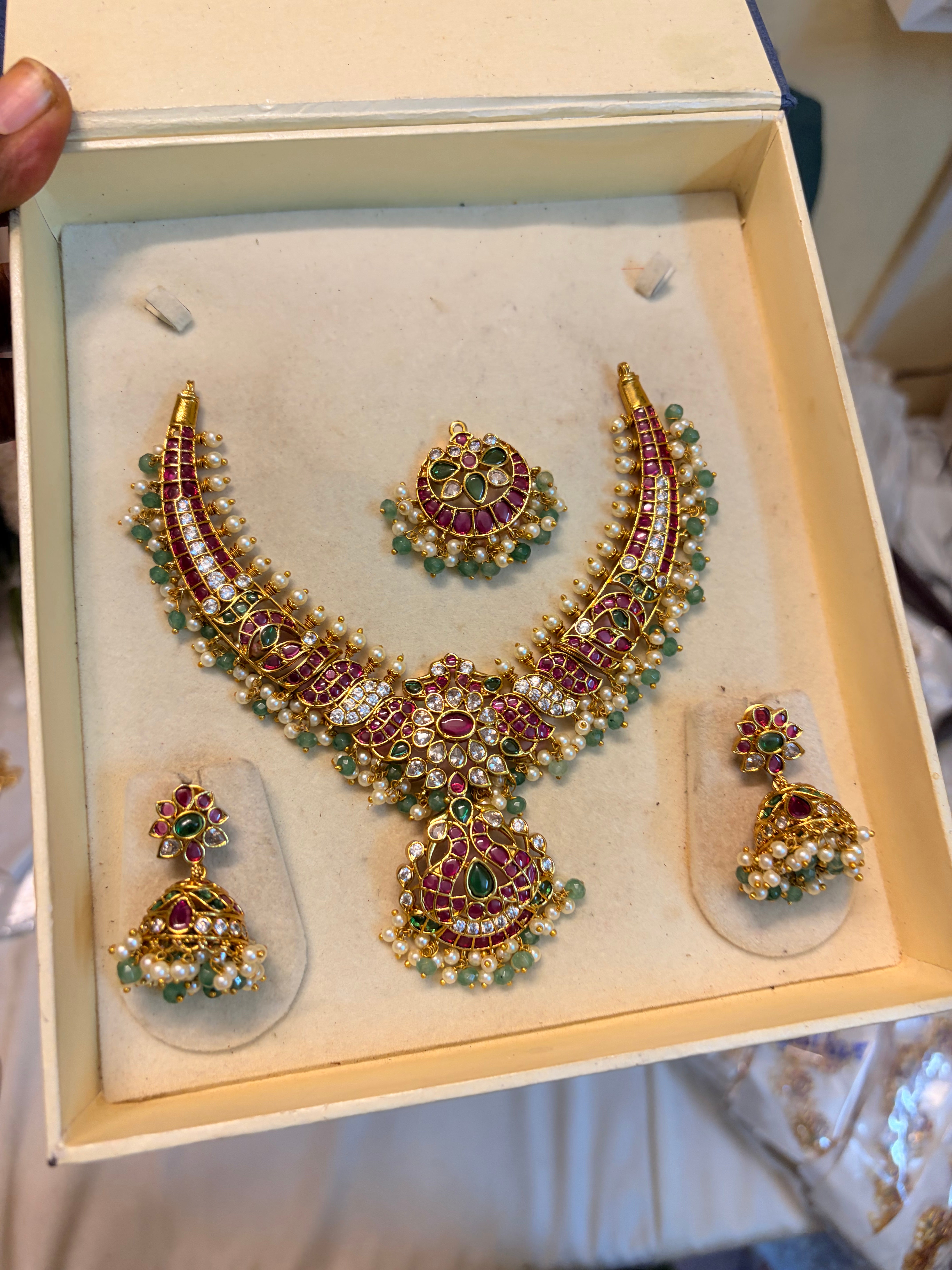 Real kemp stones jadau necklace set with detachable pendant