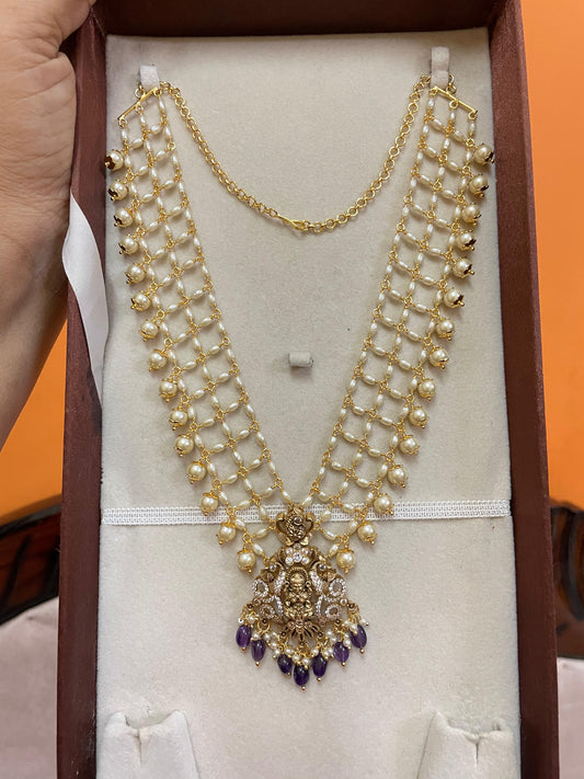 Handmade pearl chain with nakshi locket